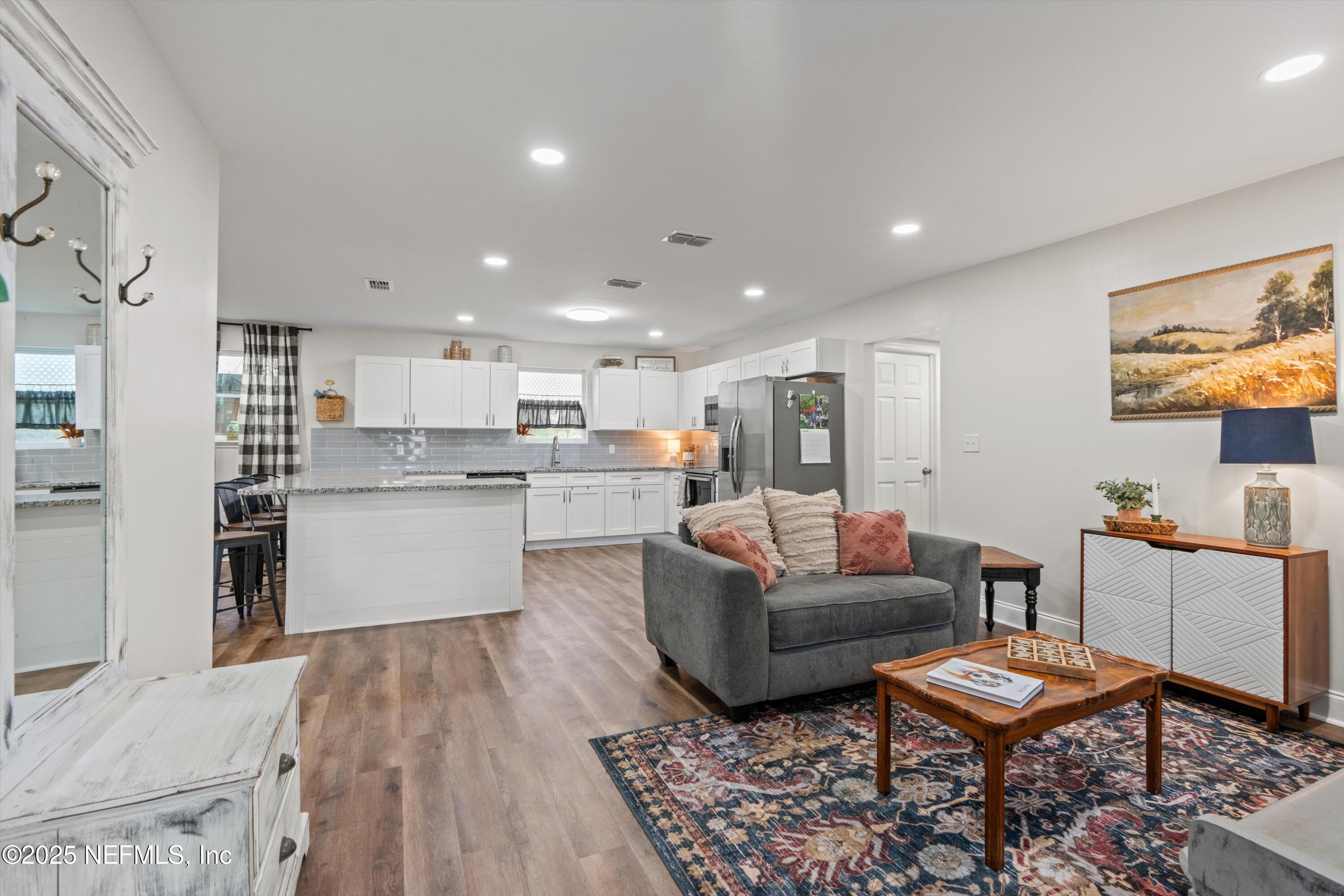 6837 TOM THUMB Drive, Jacksonville