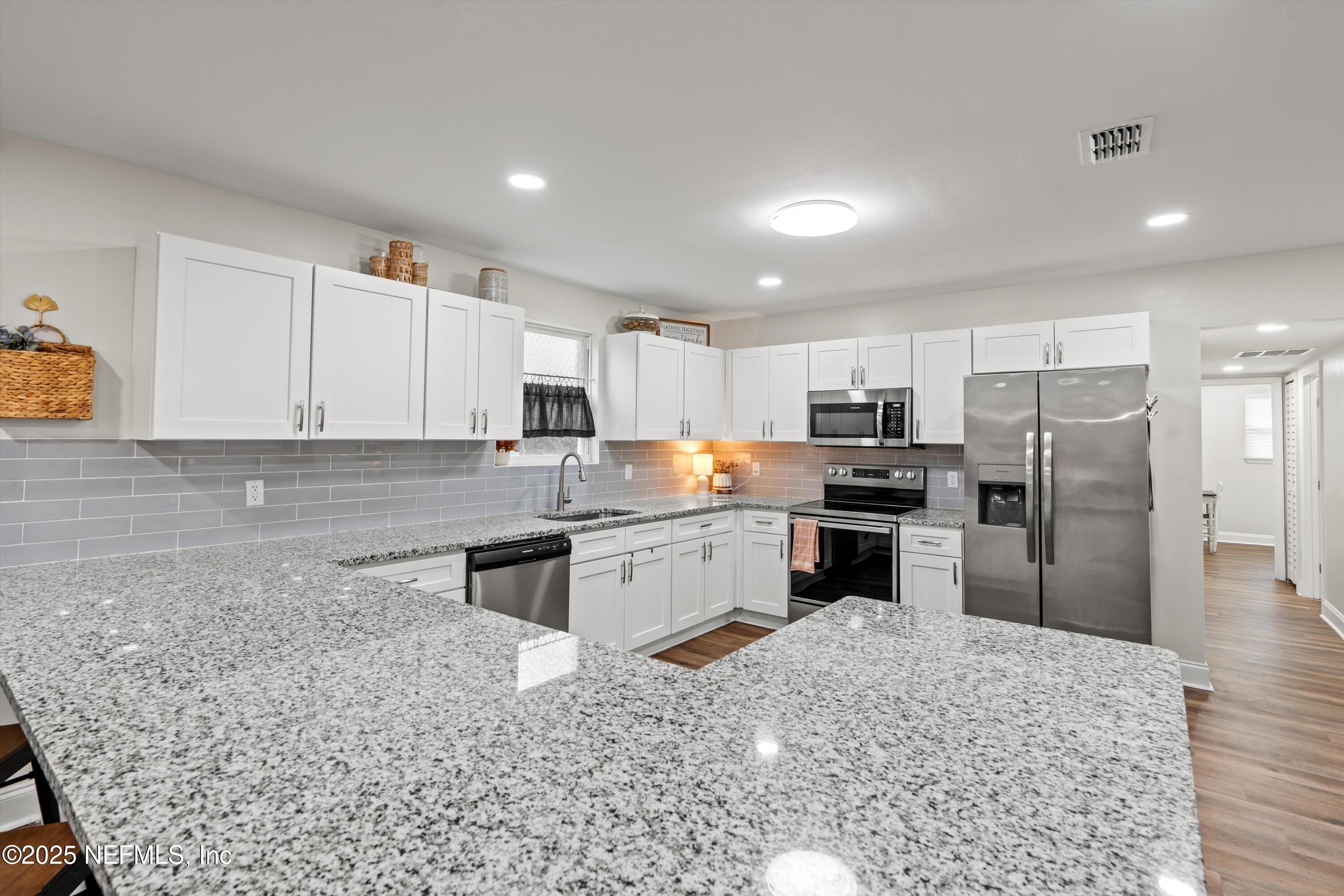 6837 TOM THUMB Drive, Jacksonville