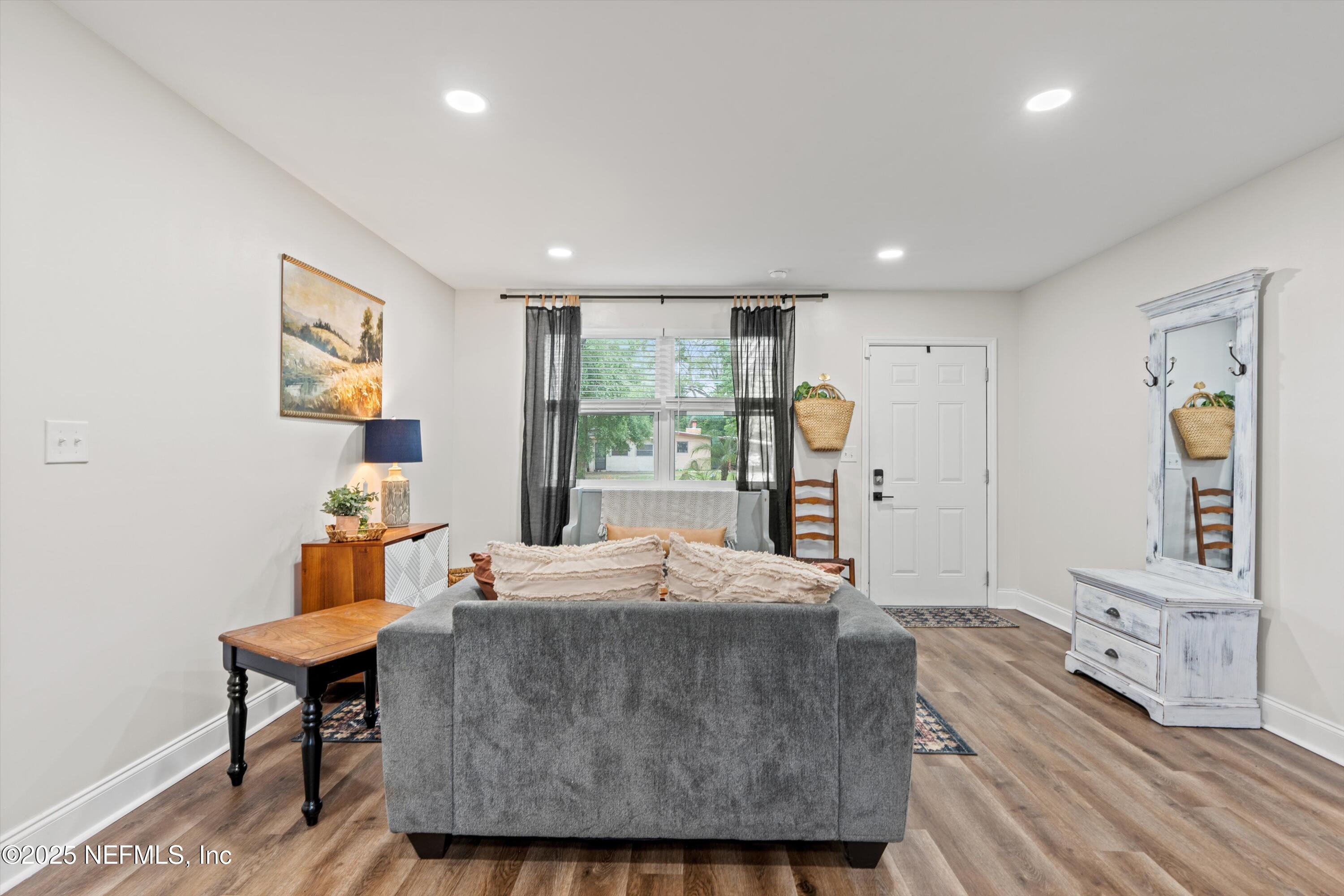 6837 TOM THUMB Drive, Jacksonville