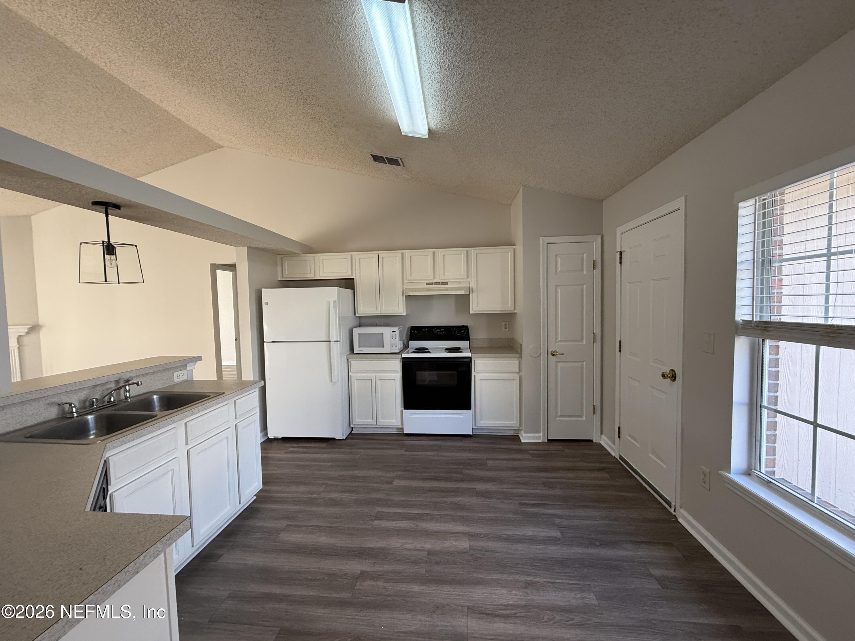 3849 HIDEAWAY Lane