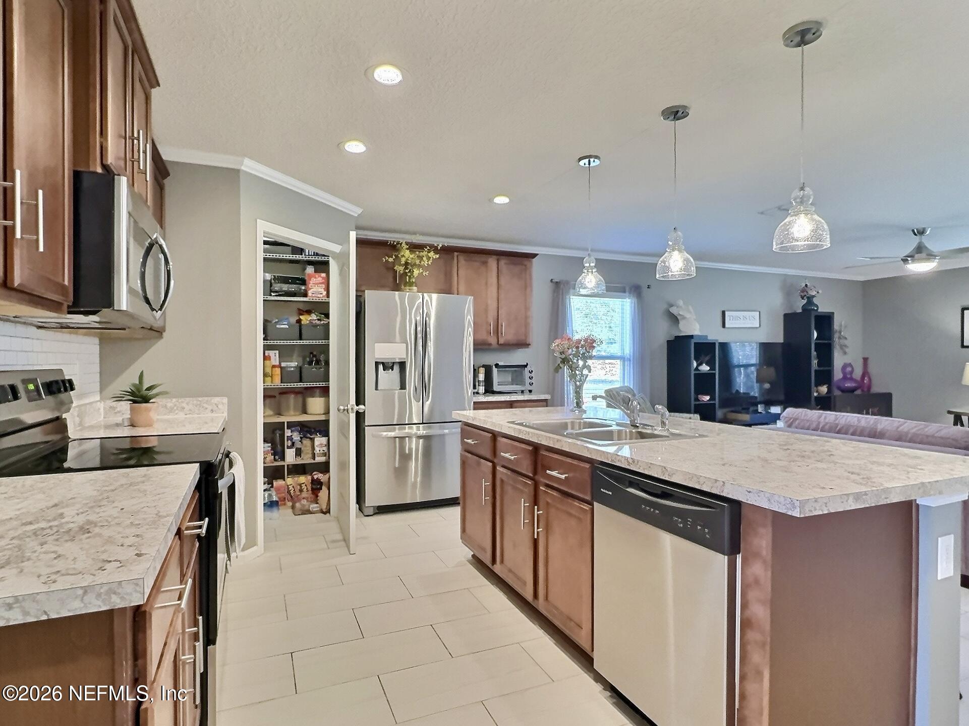 465 HARLEY Drive