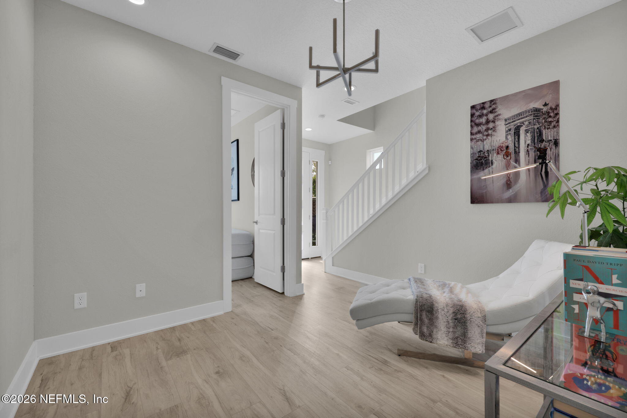 401 CRESTVIEW Drive