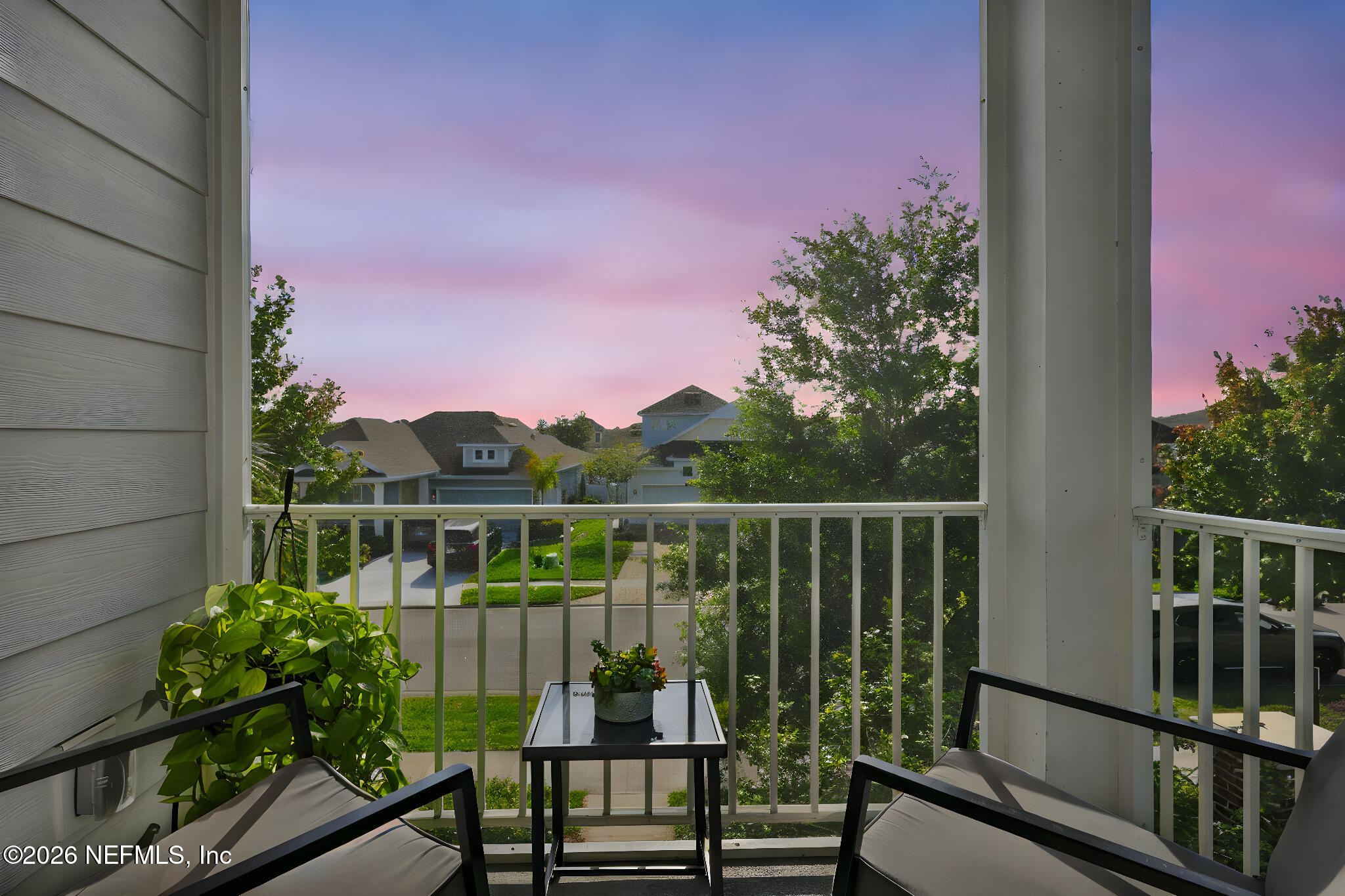 401 CRESTVIEW Drive