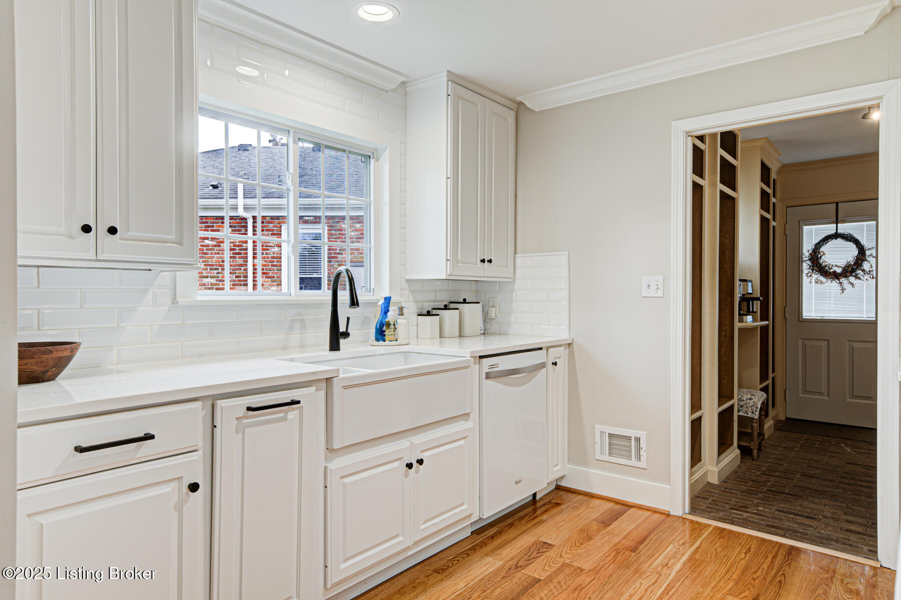 609 Armadale Pl
