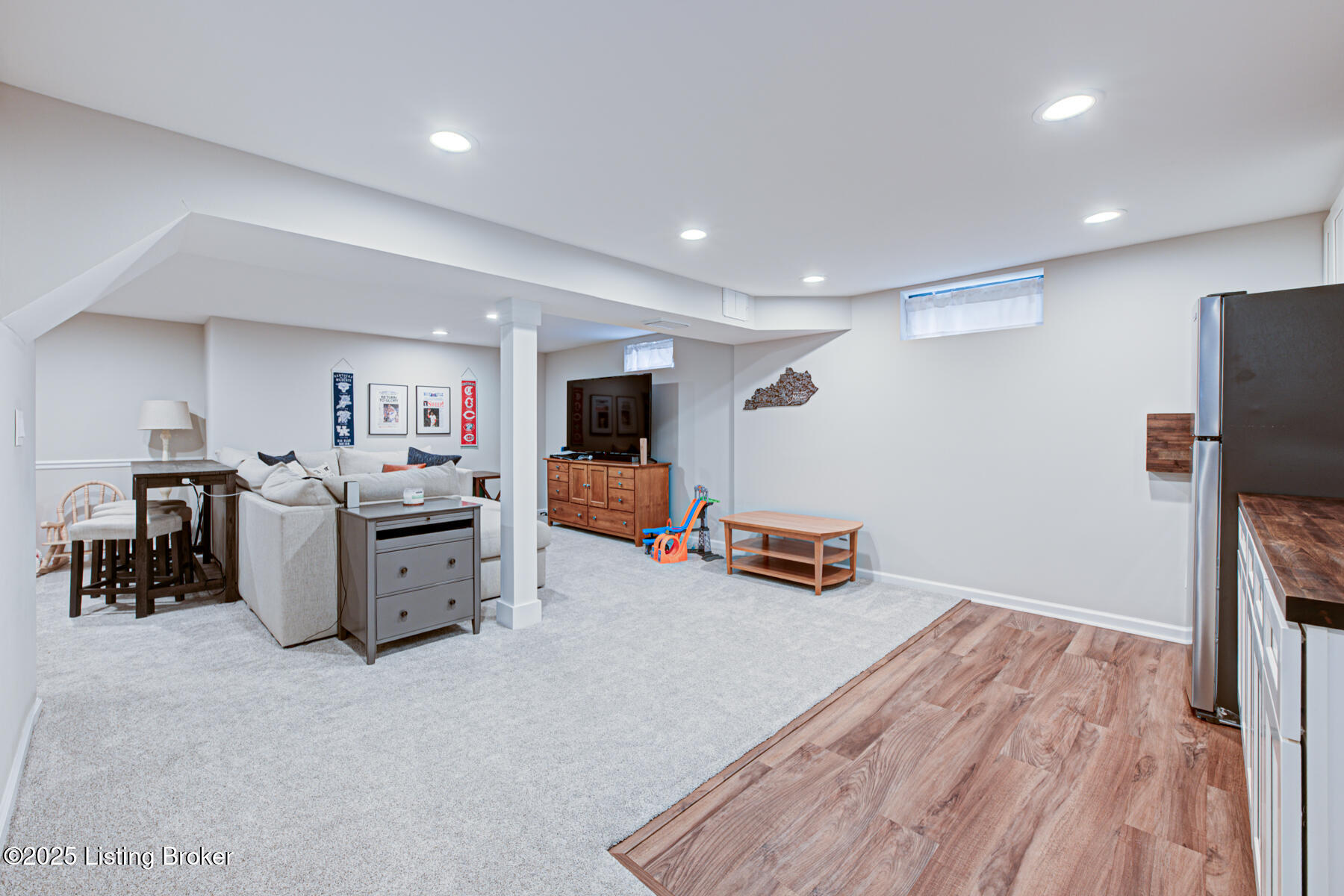 609 Armadale Pl