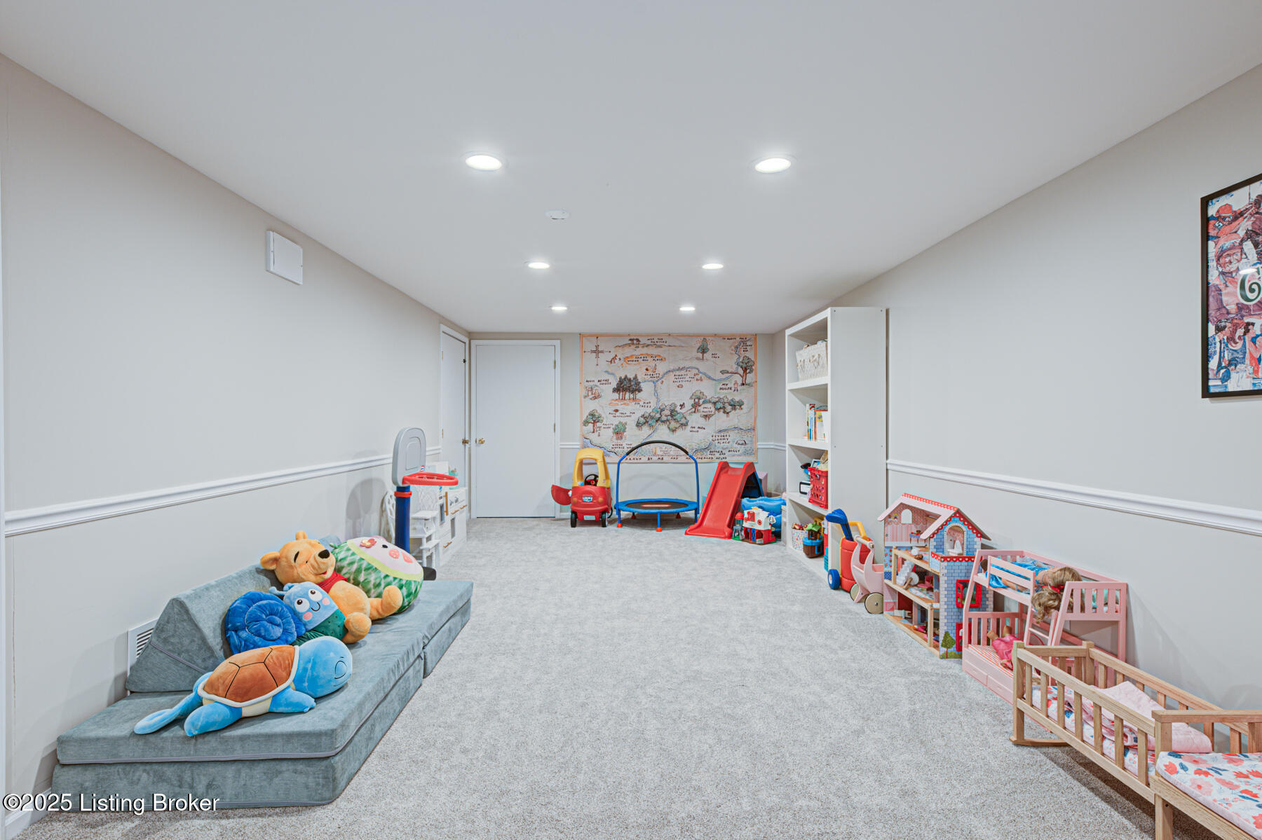 609 Armadale Pl
