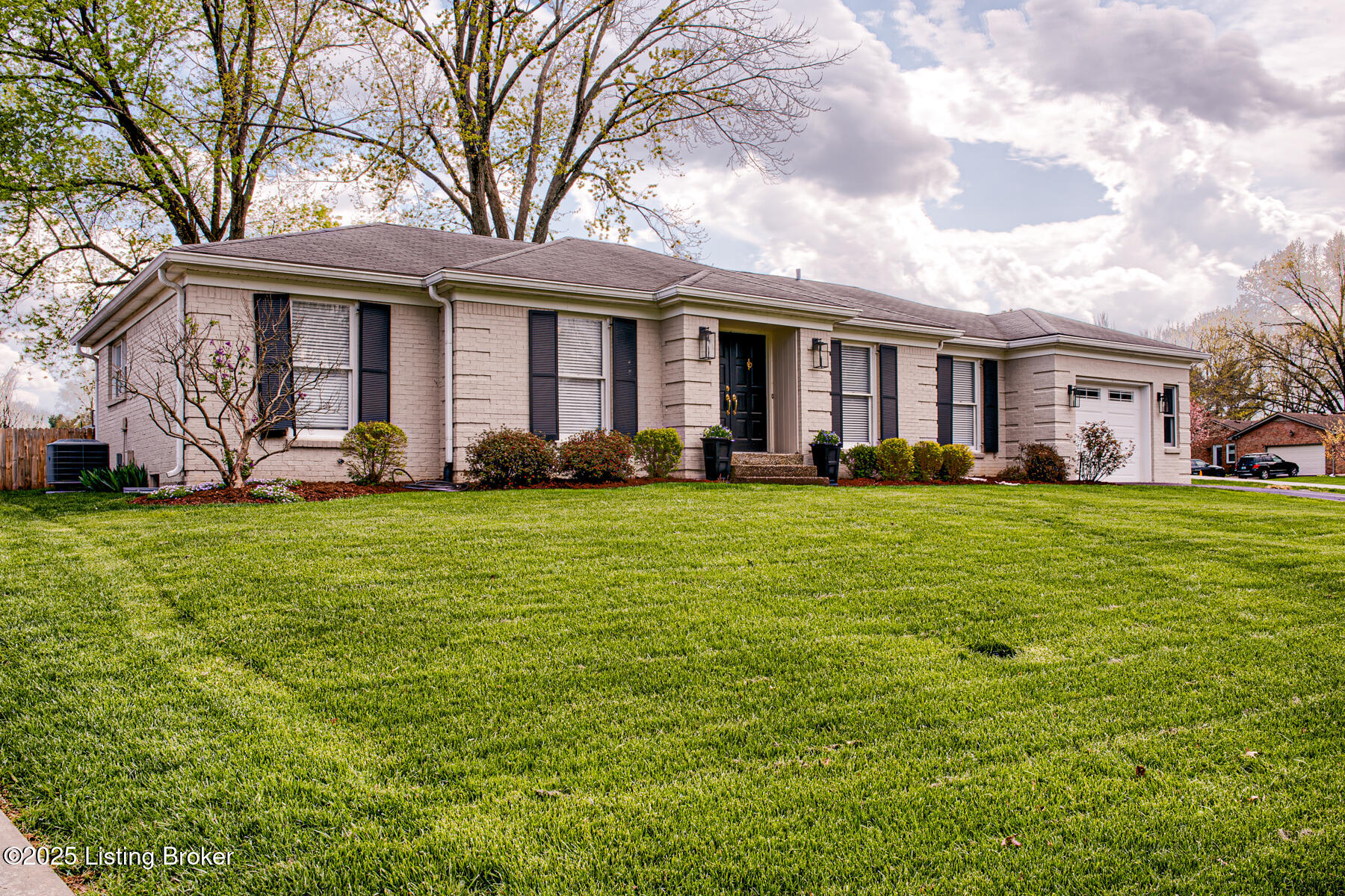 609 Armadale Pl