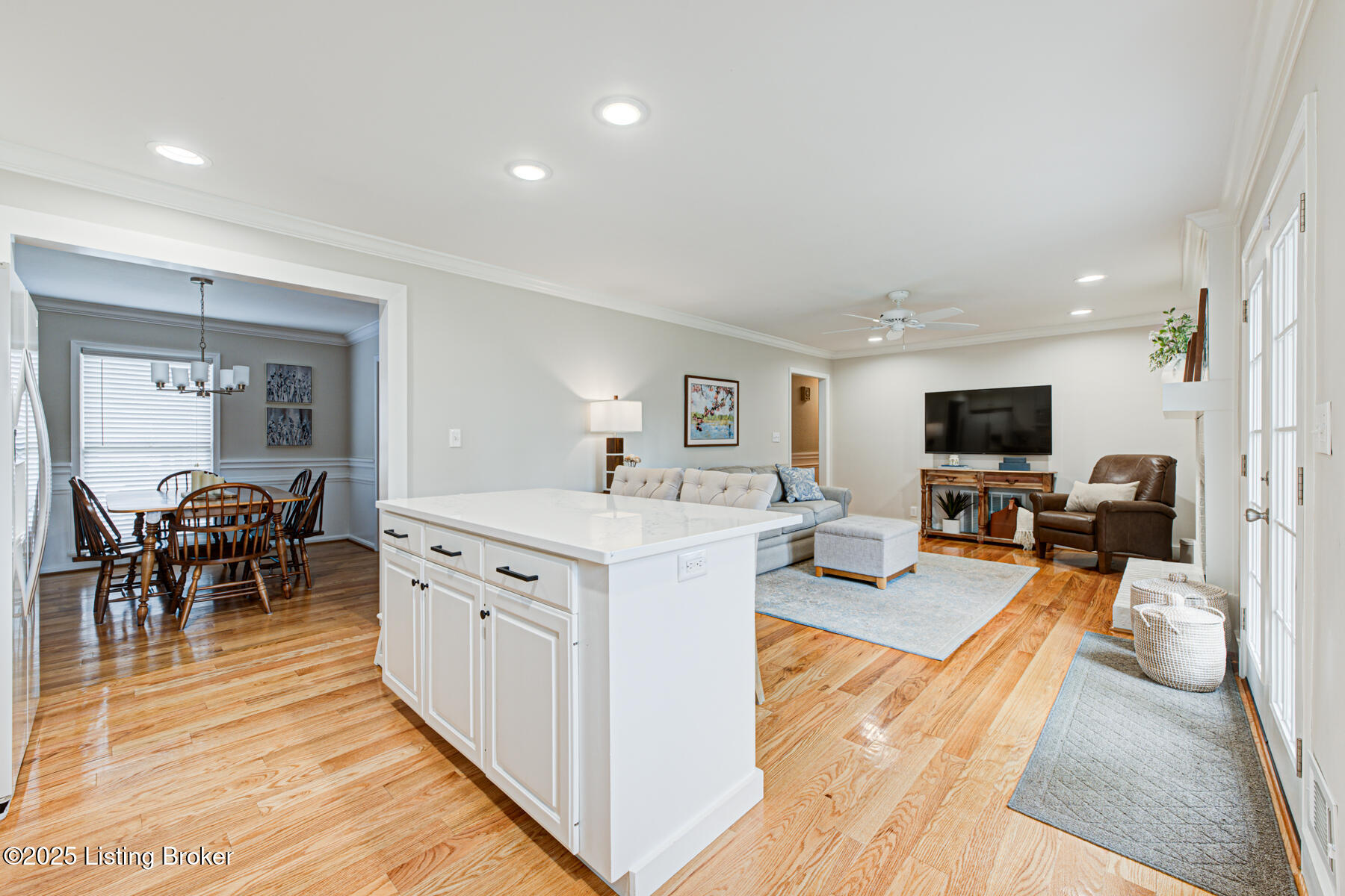 609 Armadale Pl