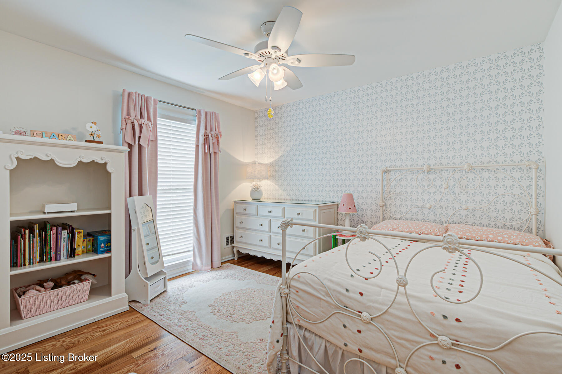 609 Armadale Pl