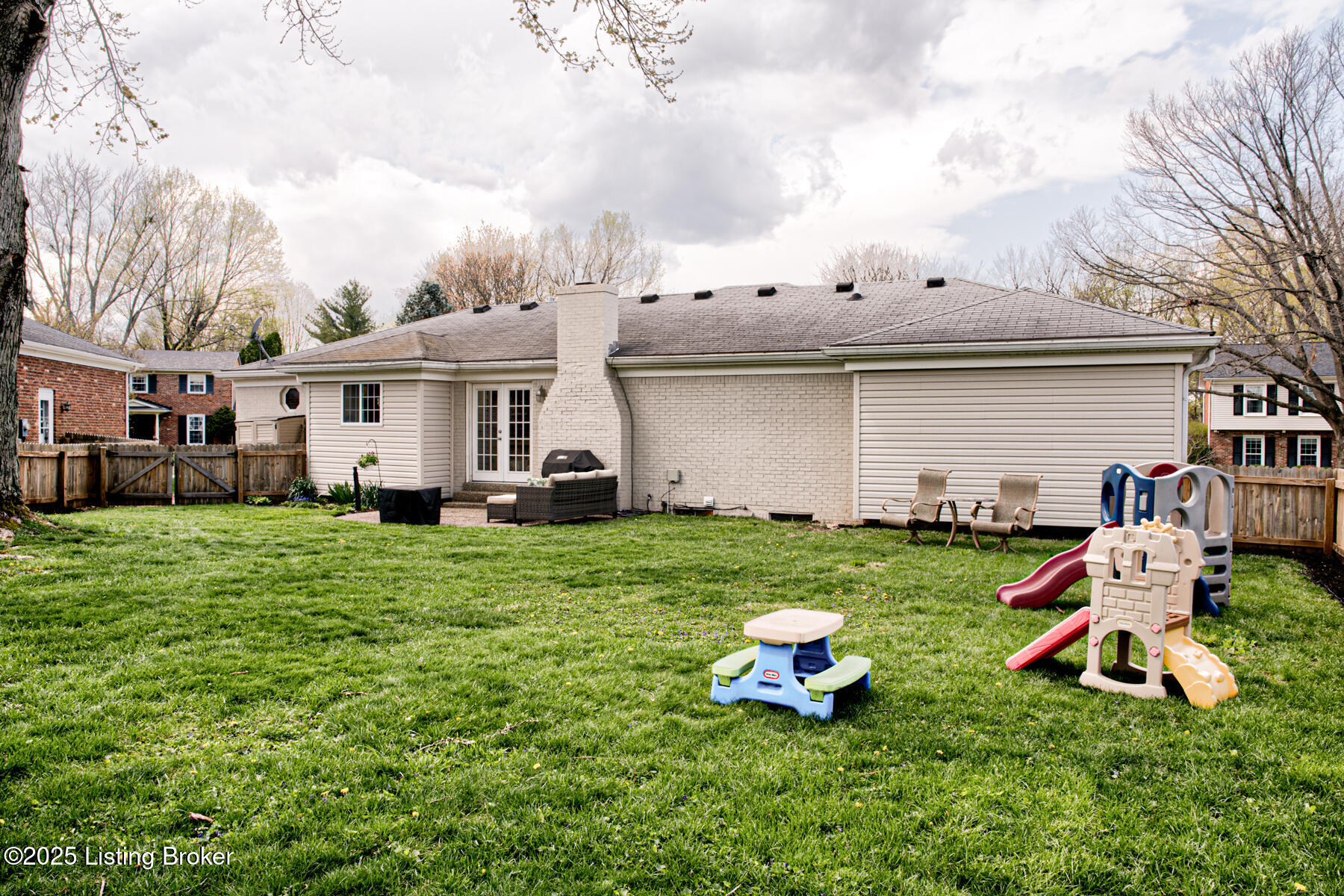 609 Armadale Pl