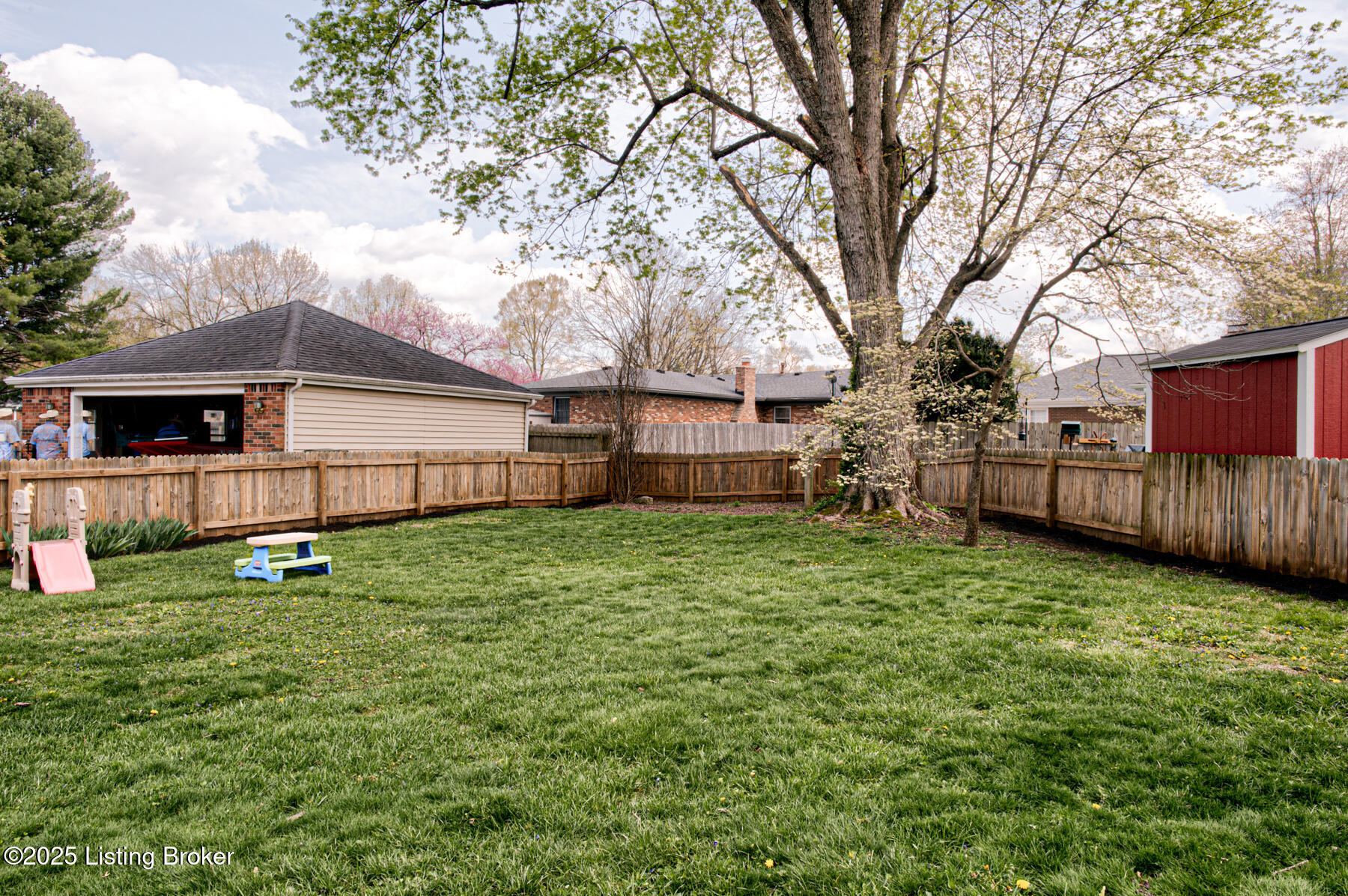 609 Armadale Pl