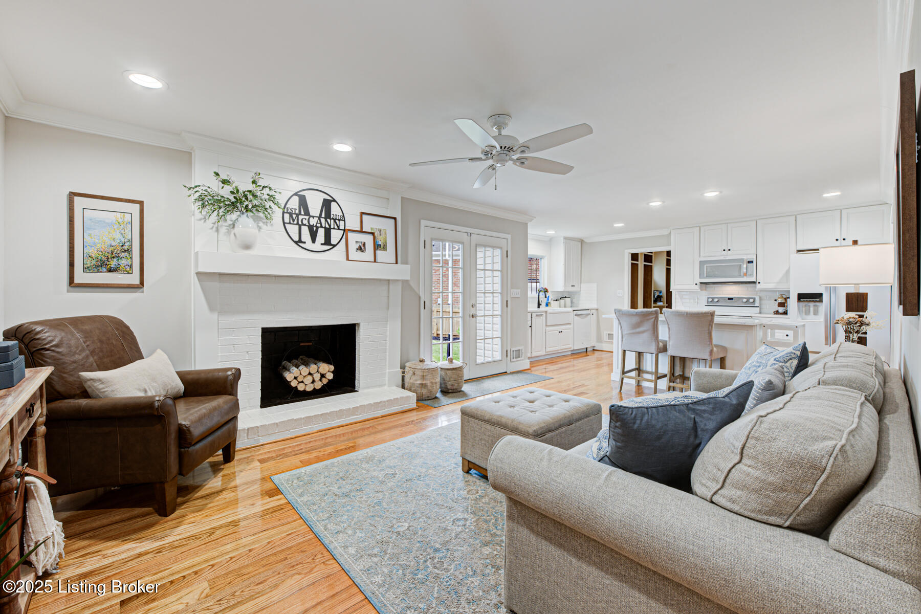 609 Armadale Pl