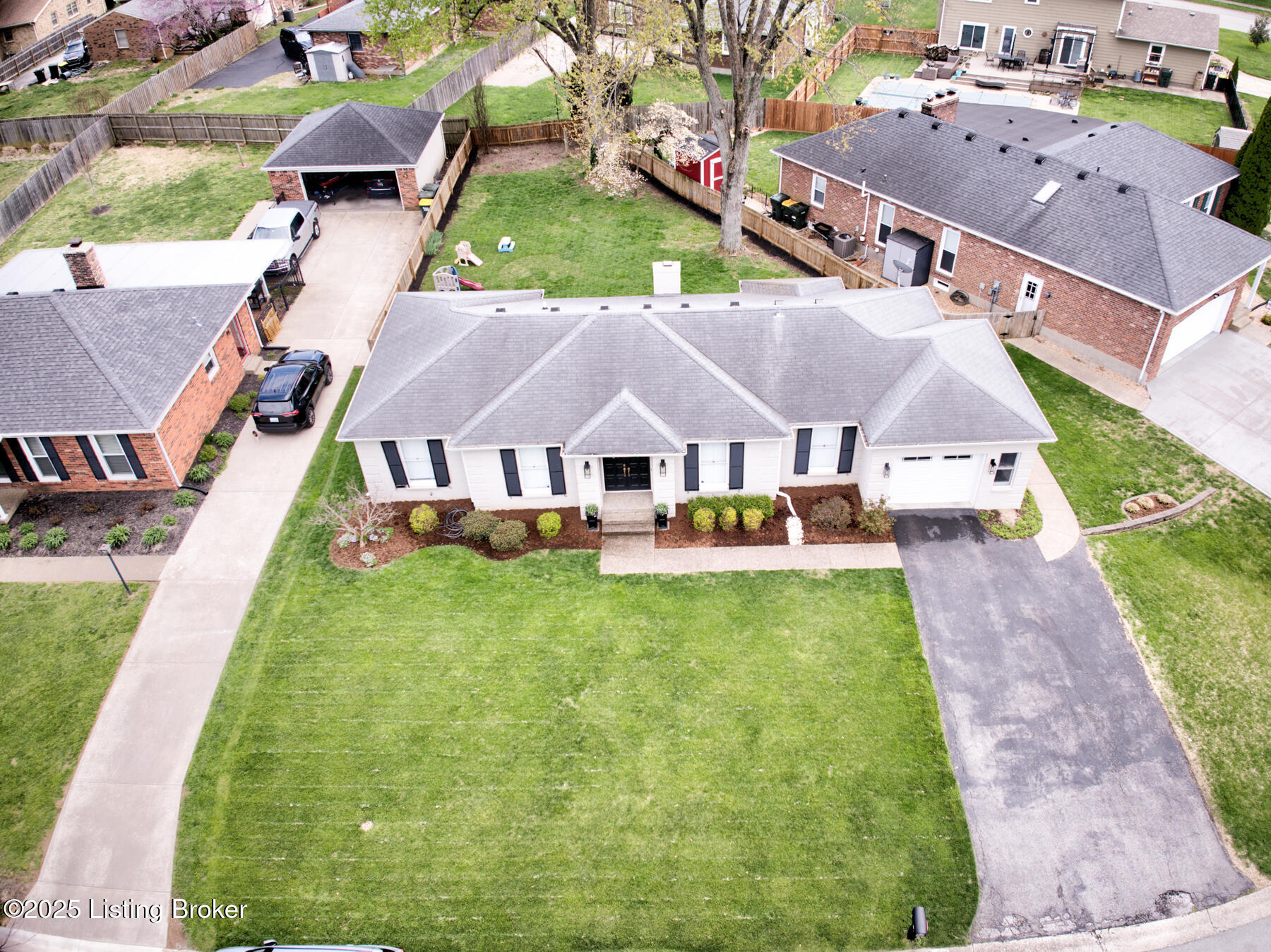 609 Armadale Pl