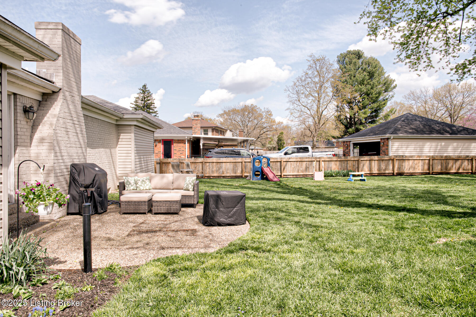 609 Armadale Pl