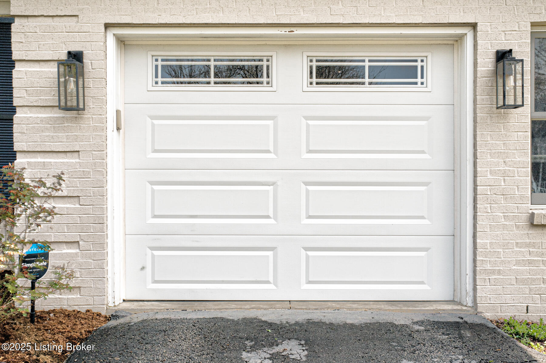 609 Armadale Pl