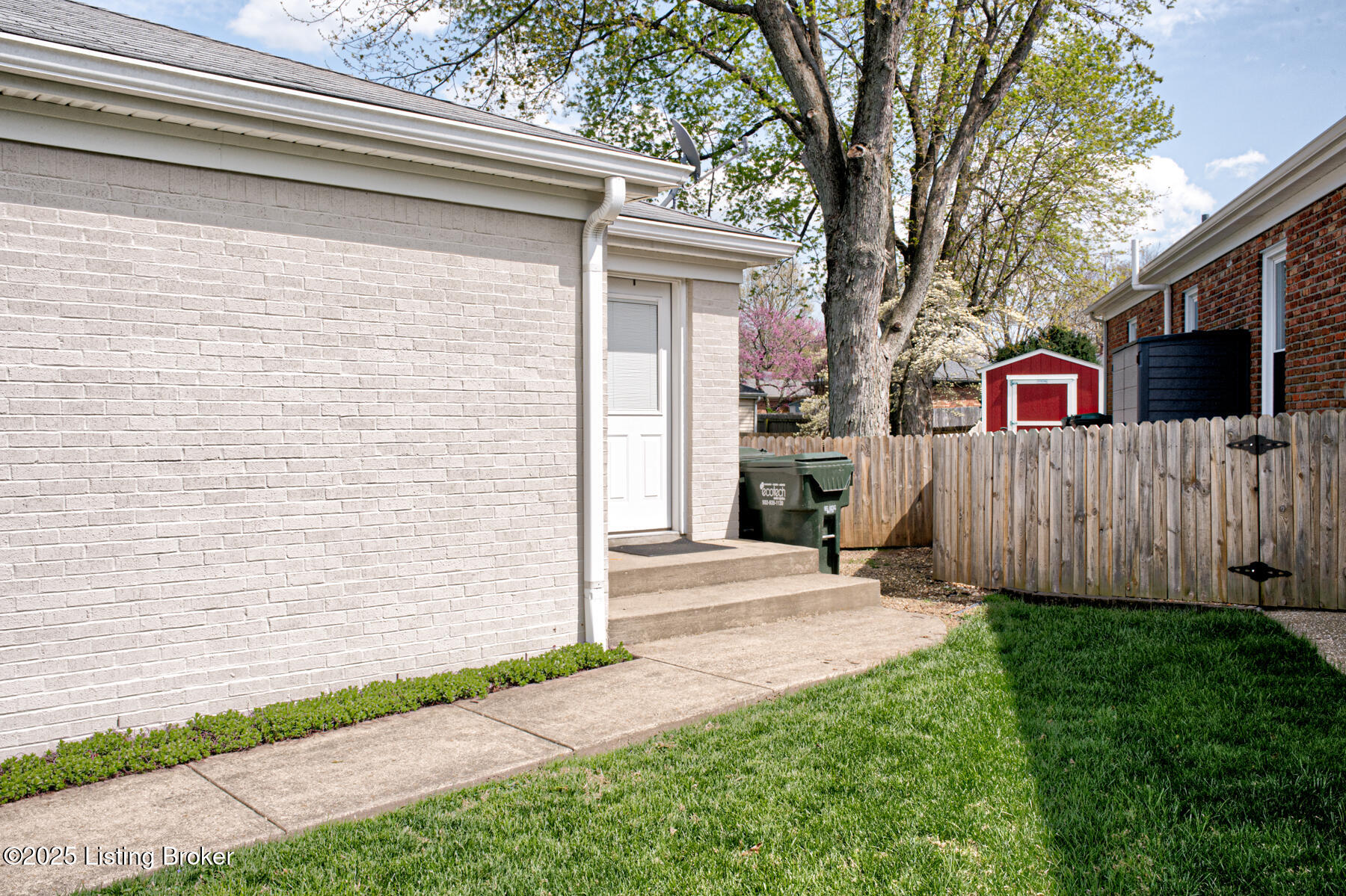 609 Armadale Pl