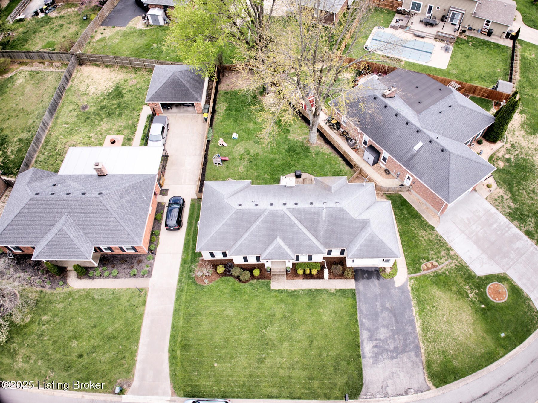 609 Armadale Pl