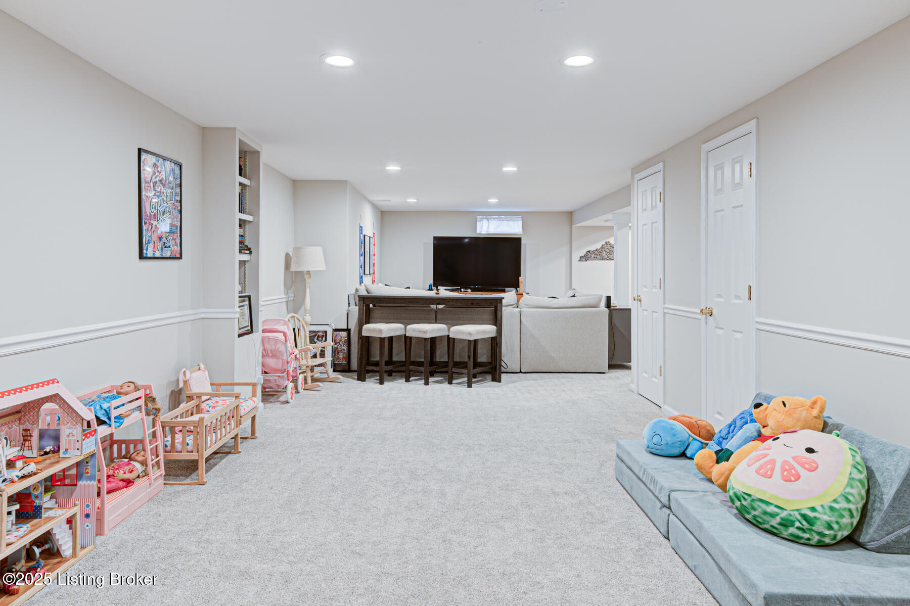 609 Armadale Pl