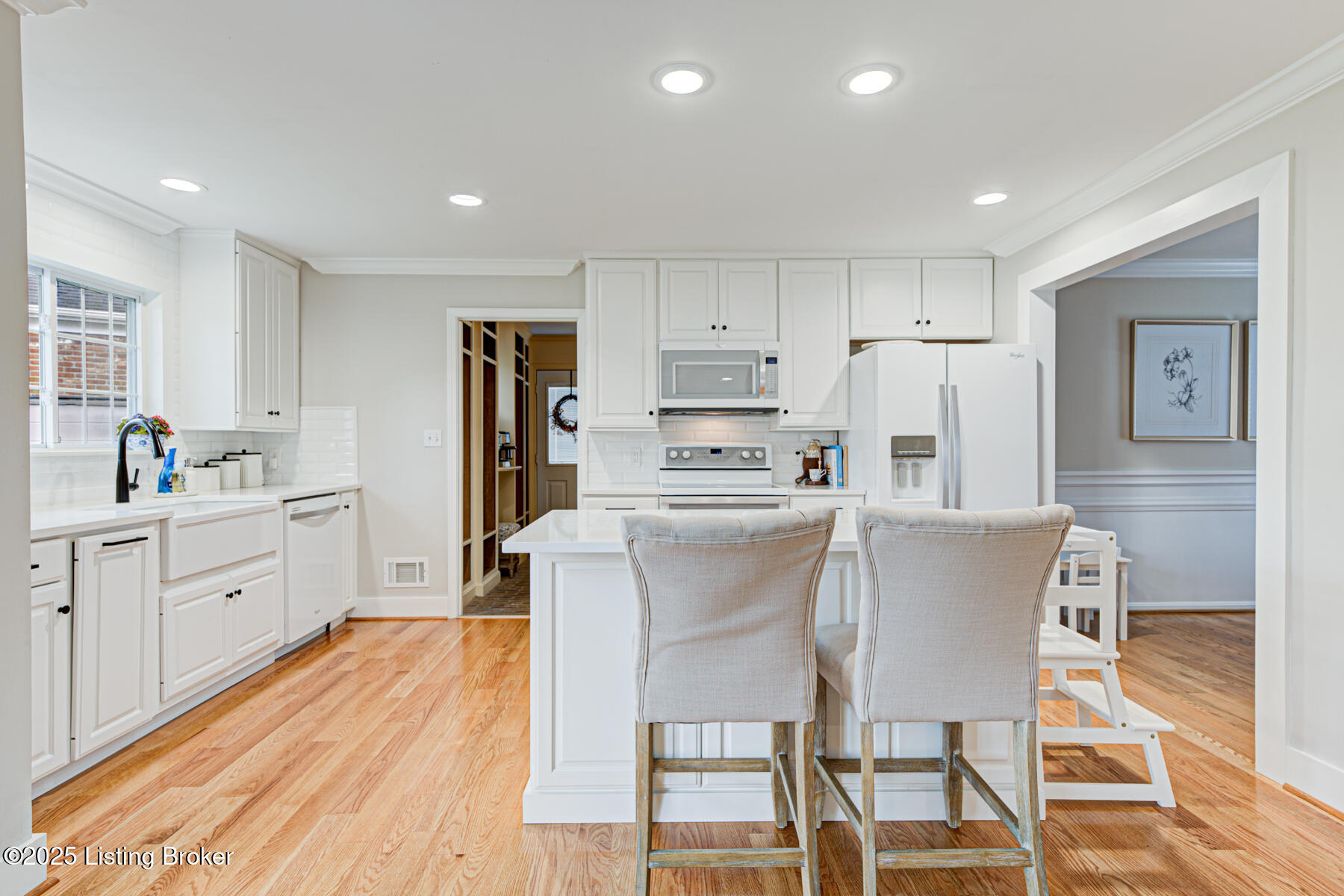 609 Armadale Pl