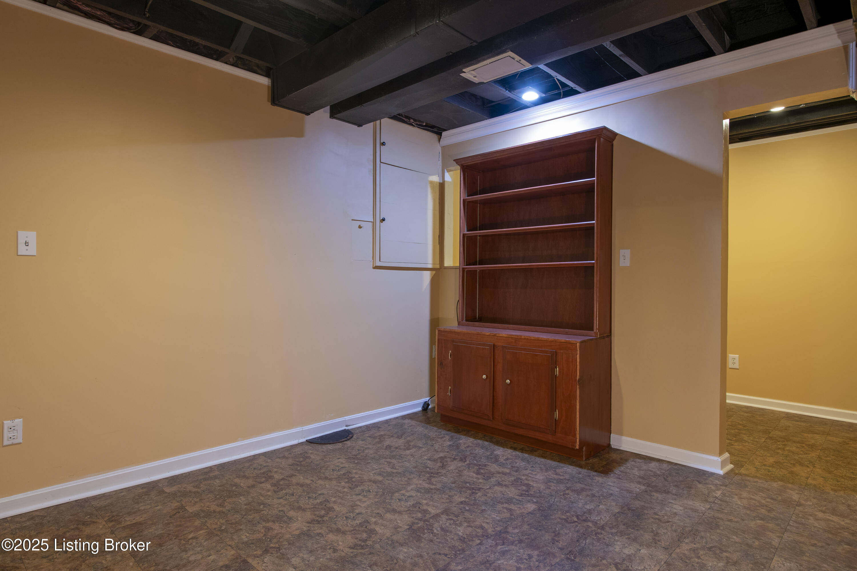 1002 Chesterton Pl