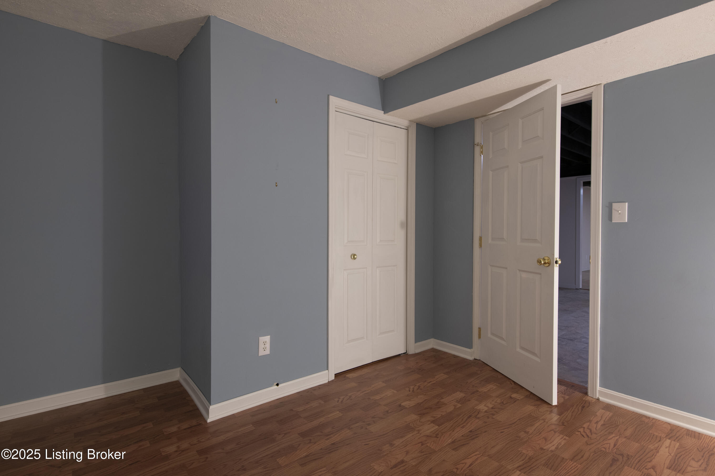 1002 Chesterton Pl