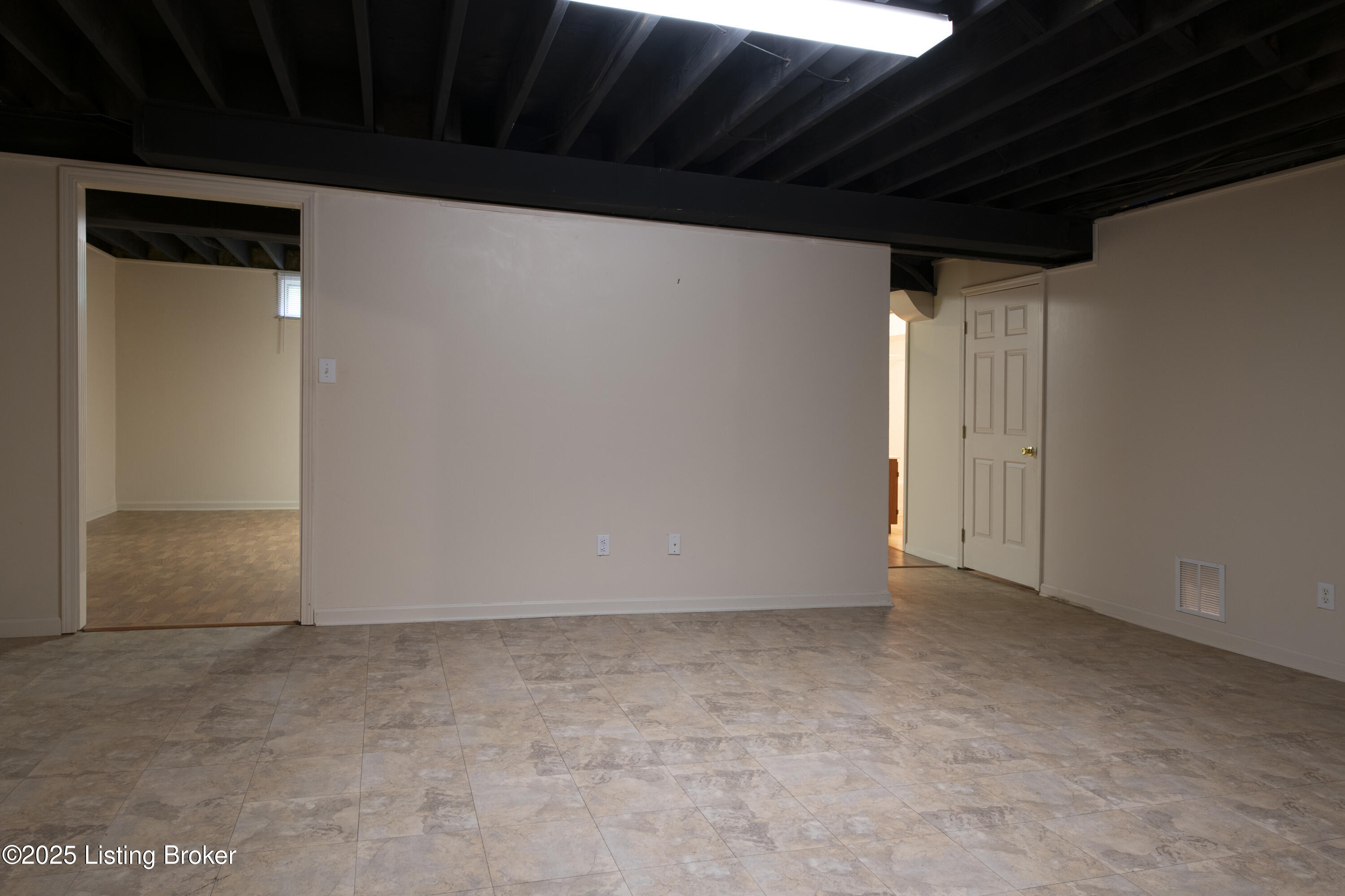 1002 Chesterton Pl
