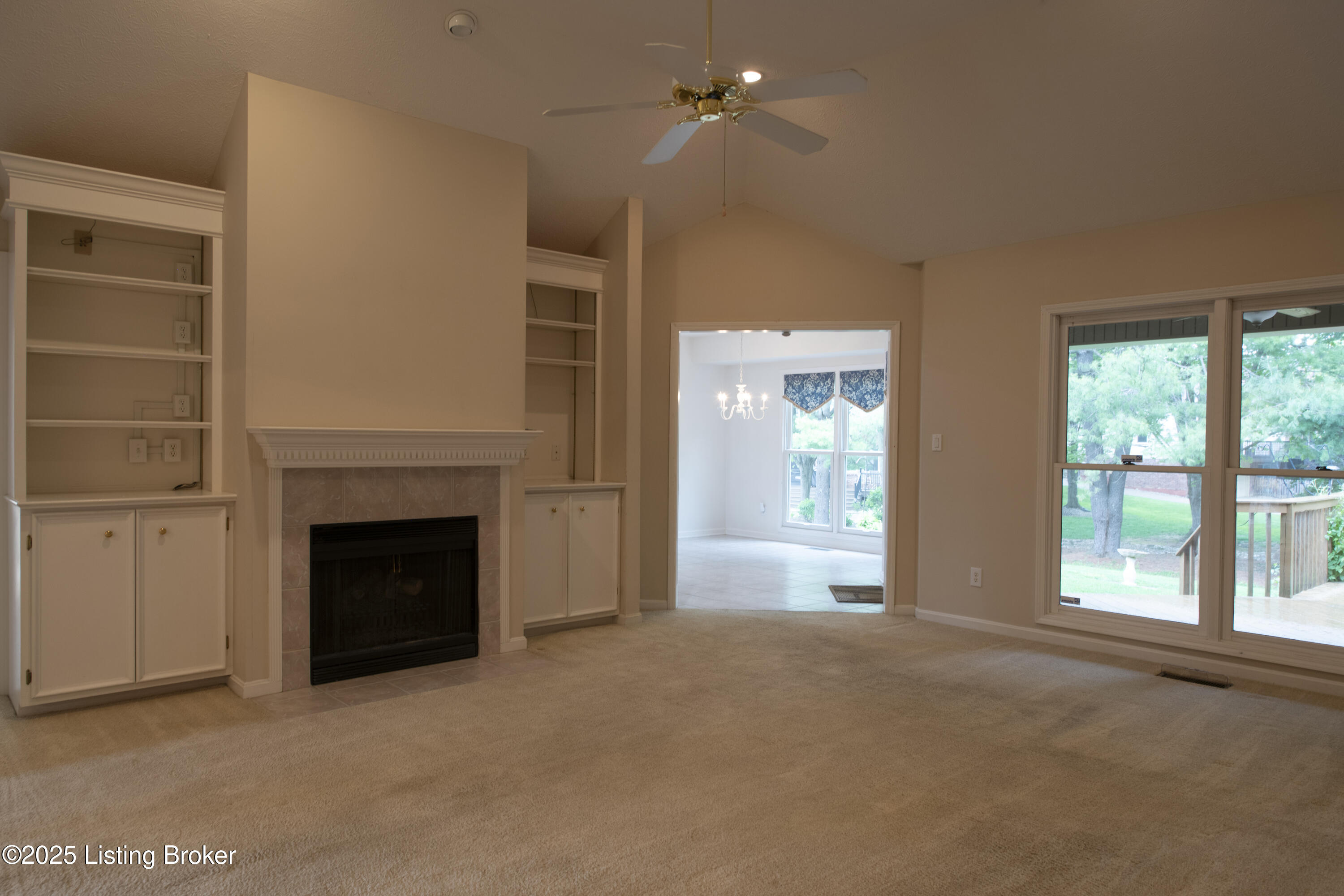 1002 Chesterton Pl