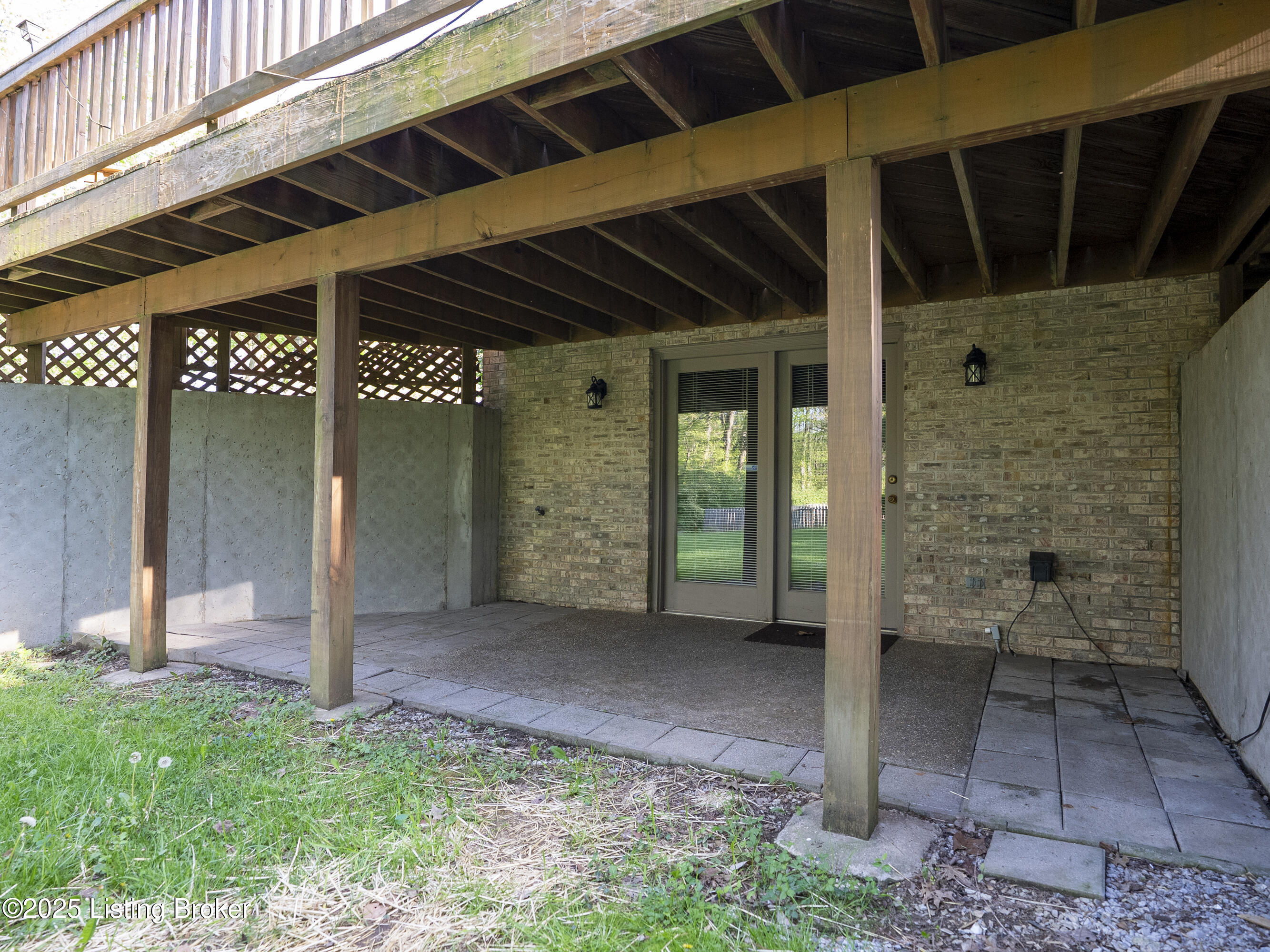 1002 Chesterton Pl