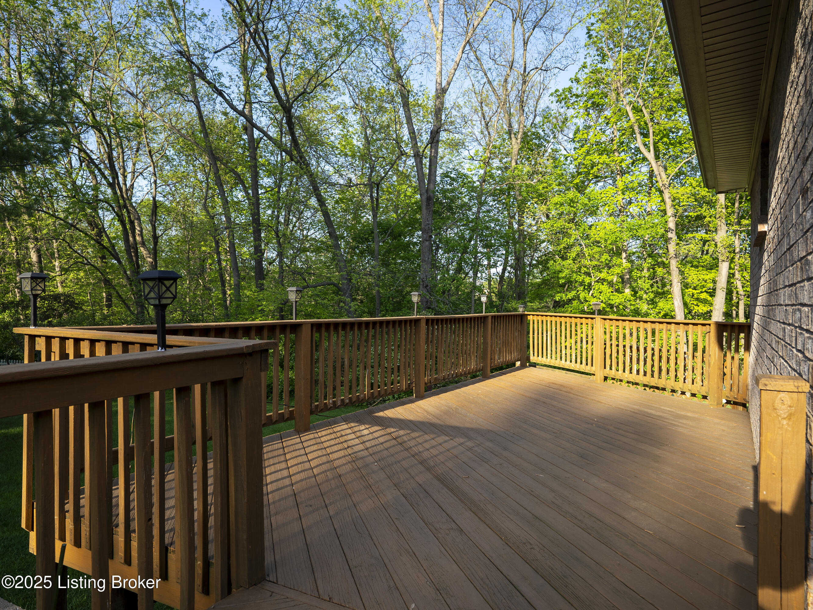 1002 Chesterton Pl