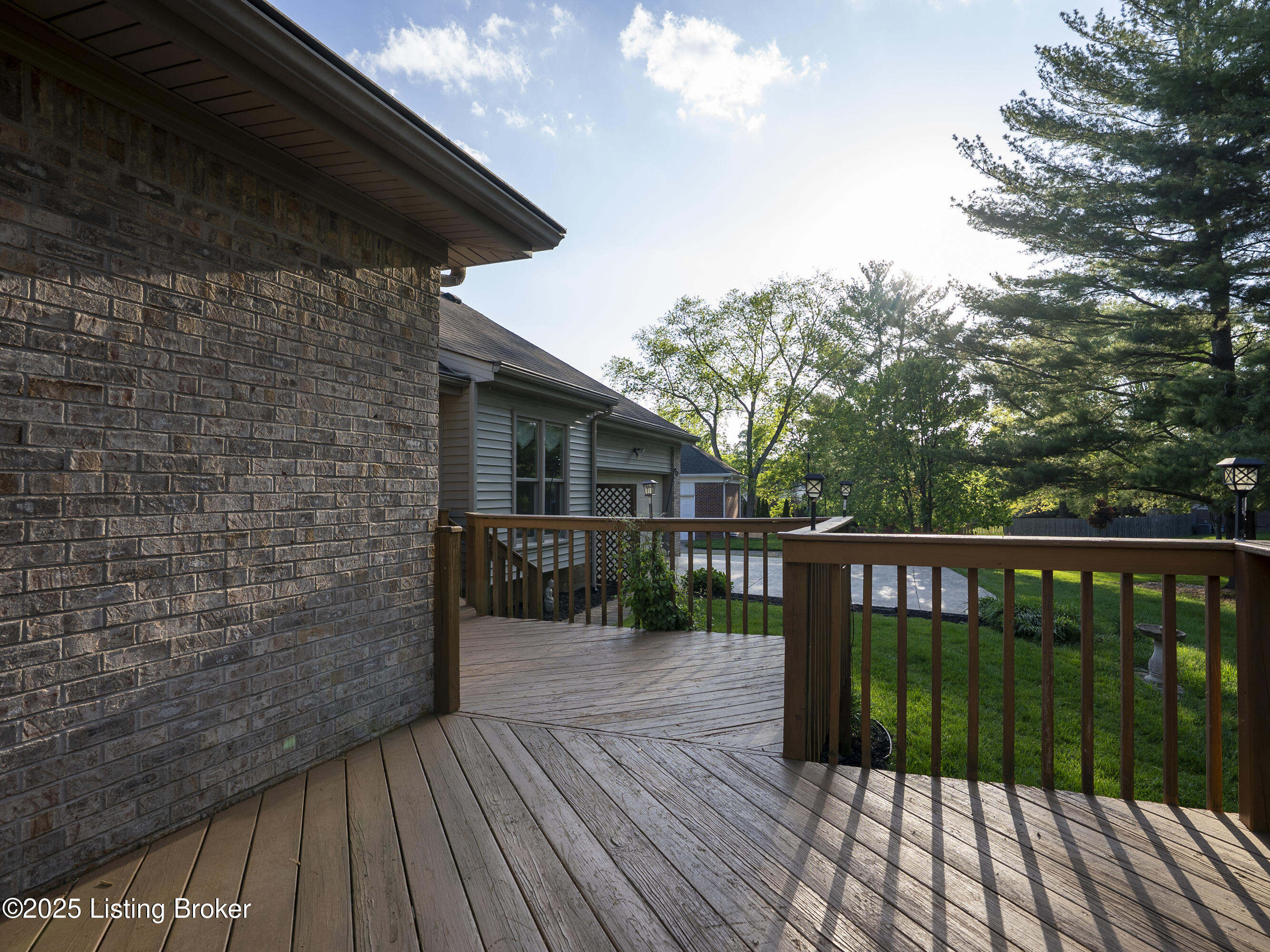 1002 Chesterton Pl