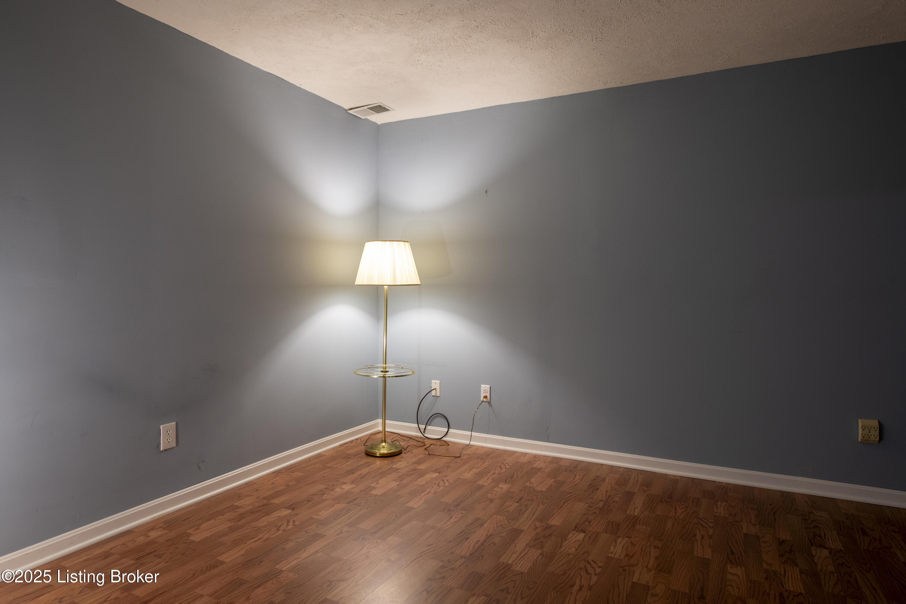 1002 Chesterton Pl