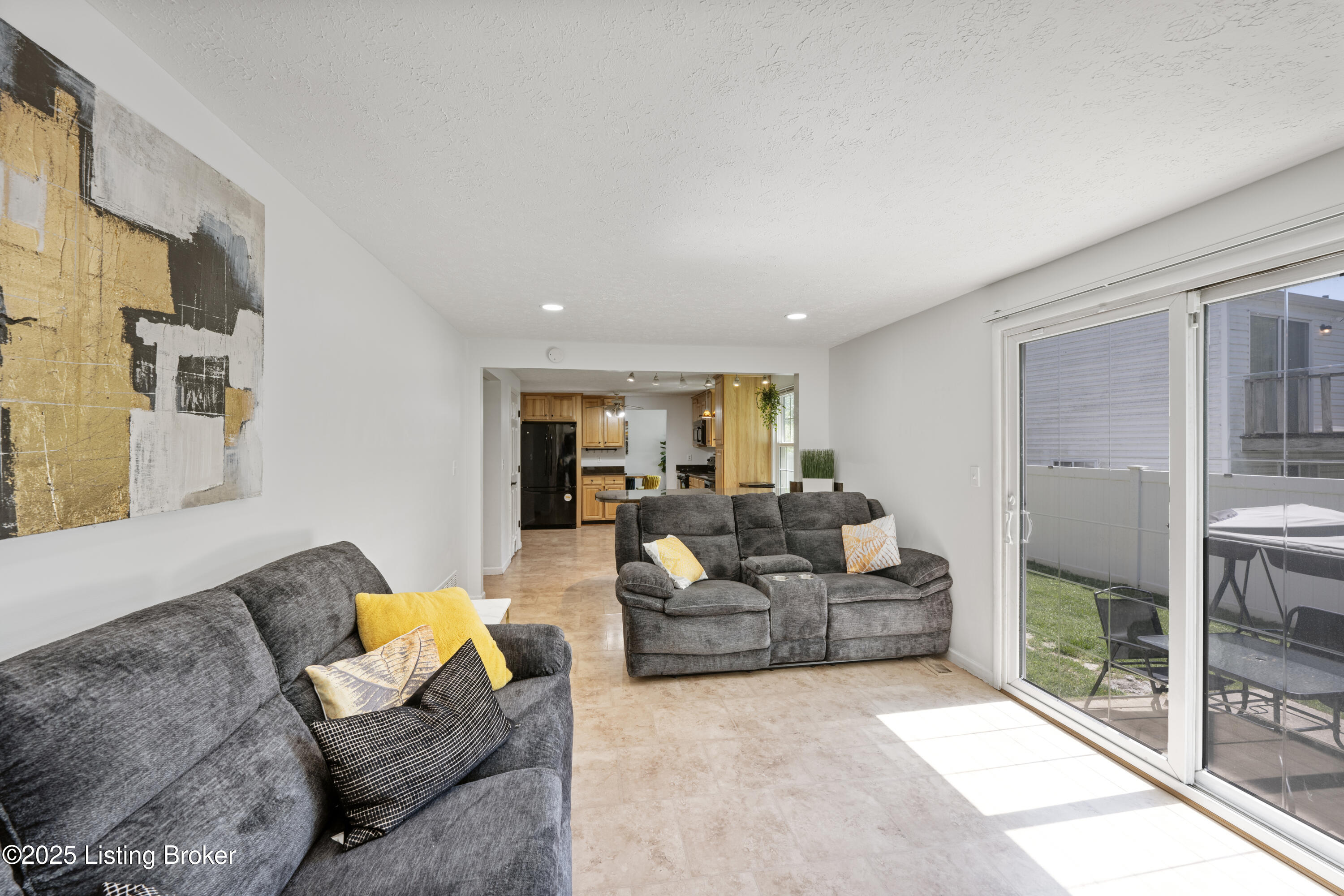 8512 Silver Fox Rd