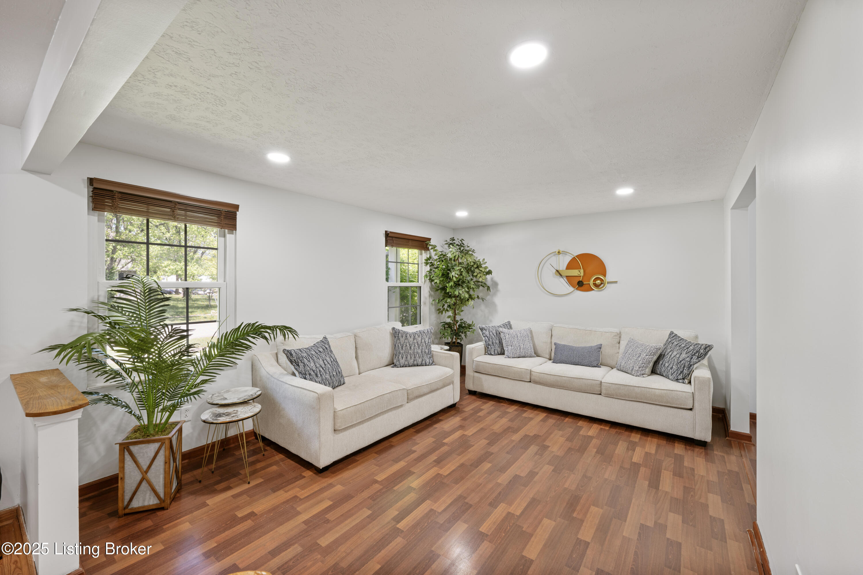 8512 Silver Fox Rd