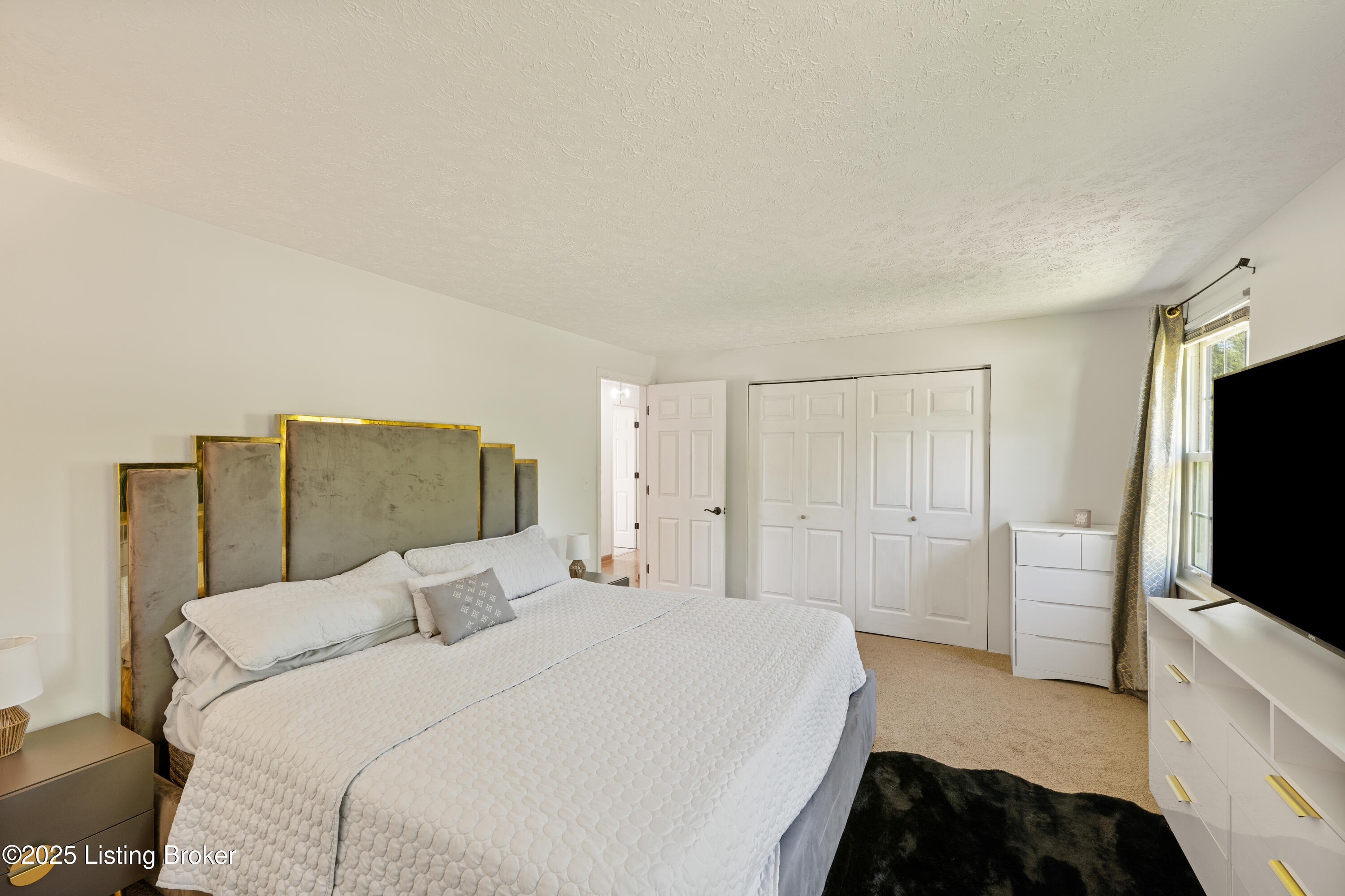 8512 Silver Fox Rd