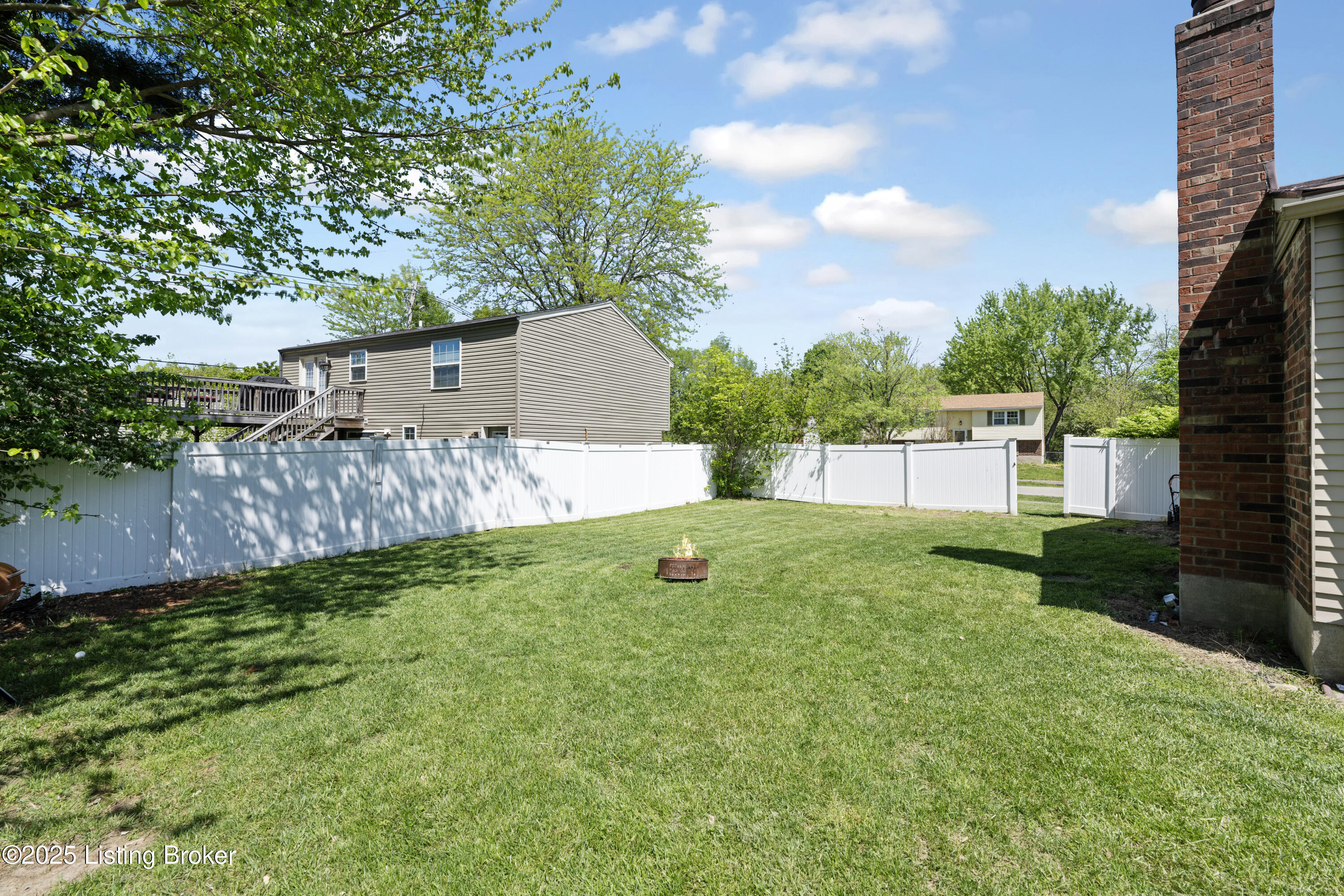 8512 Silver Fox Rd