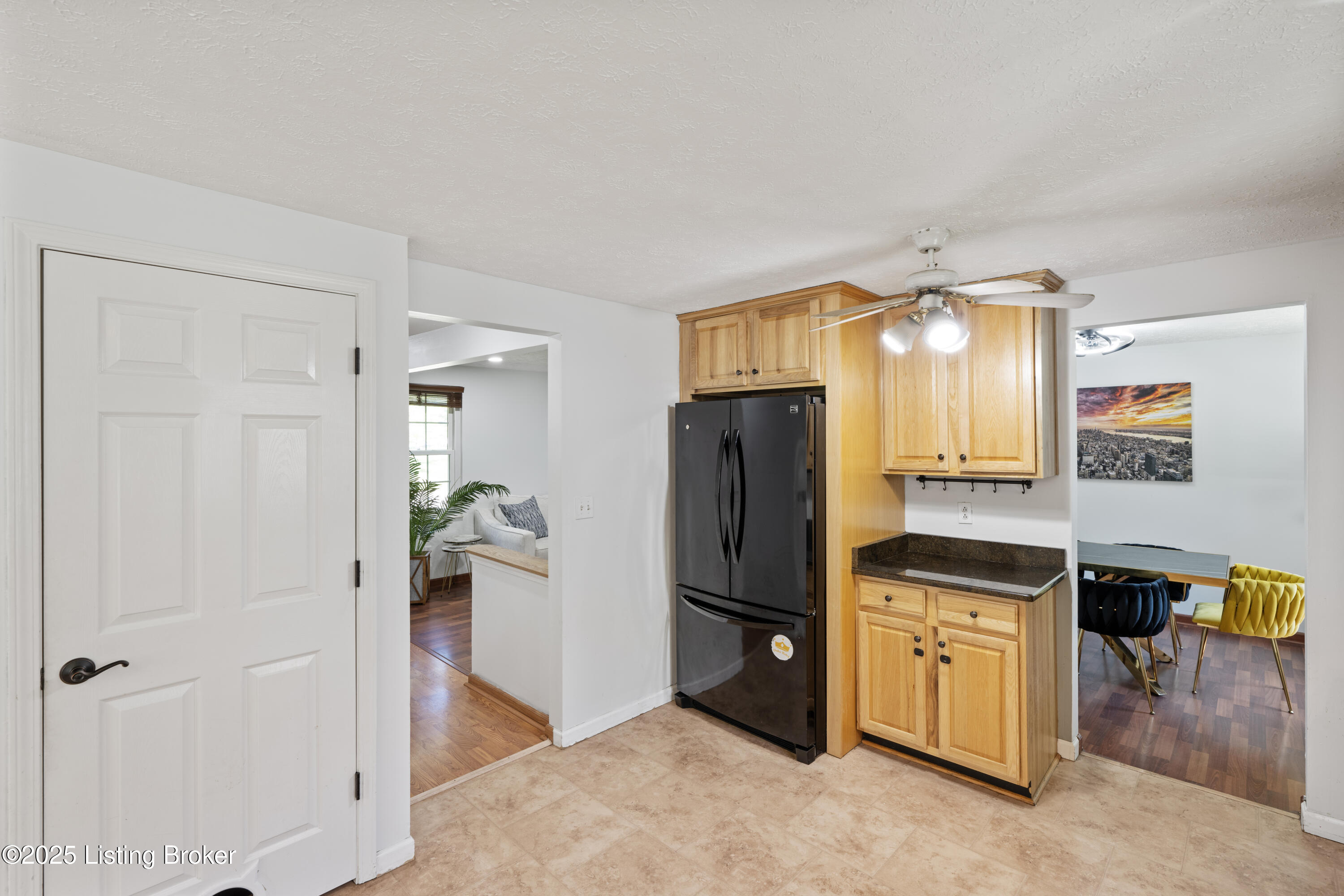 8512 Silver Fox Rd