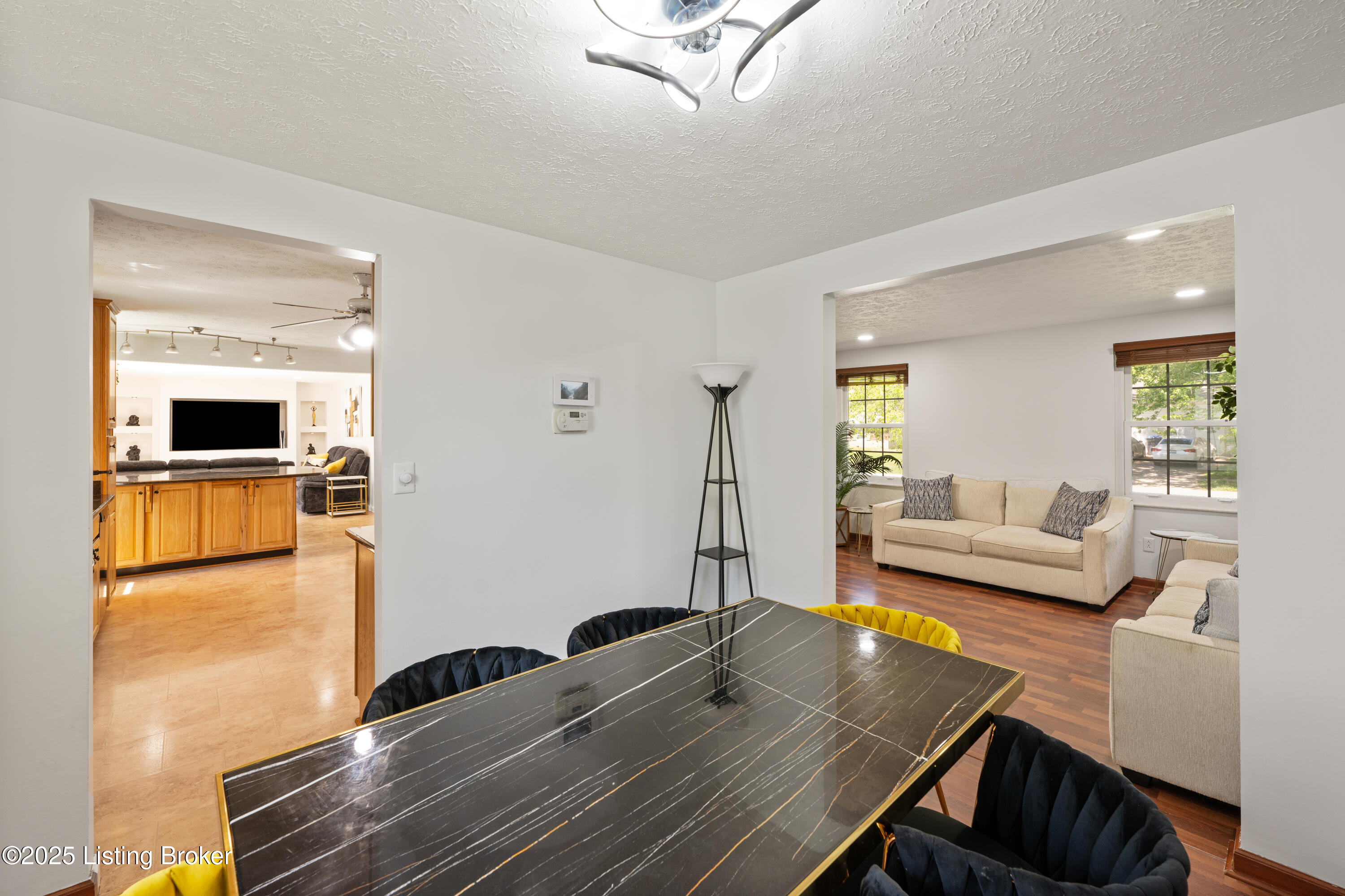 8512 Silver Fox Rd