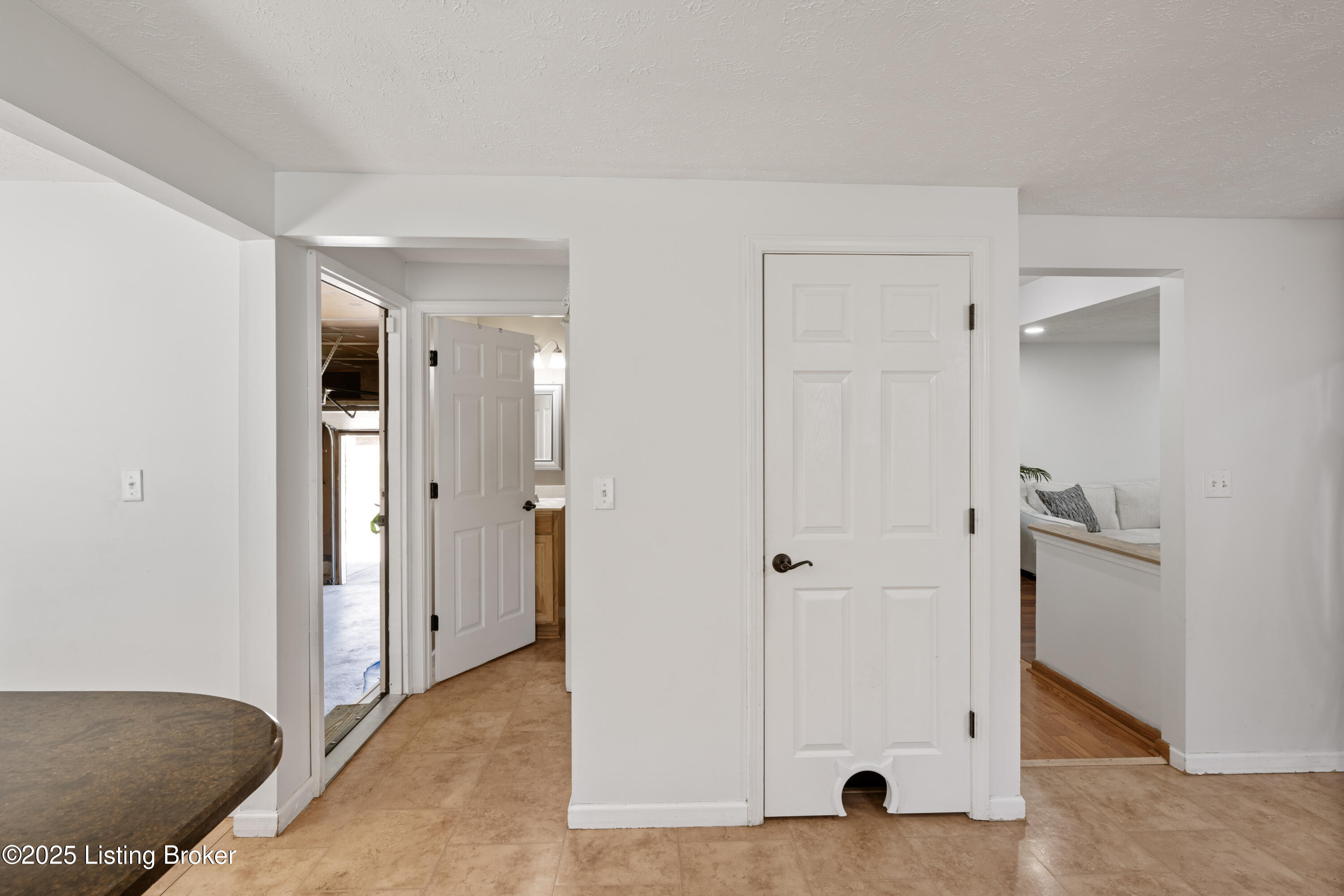 8512 Silver Fox Rd