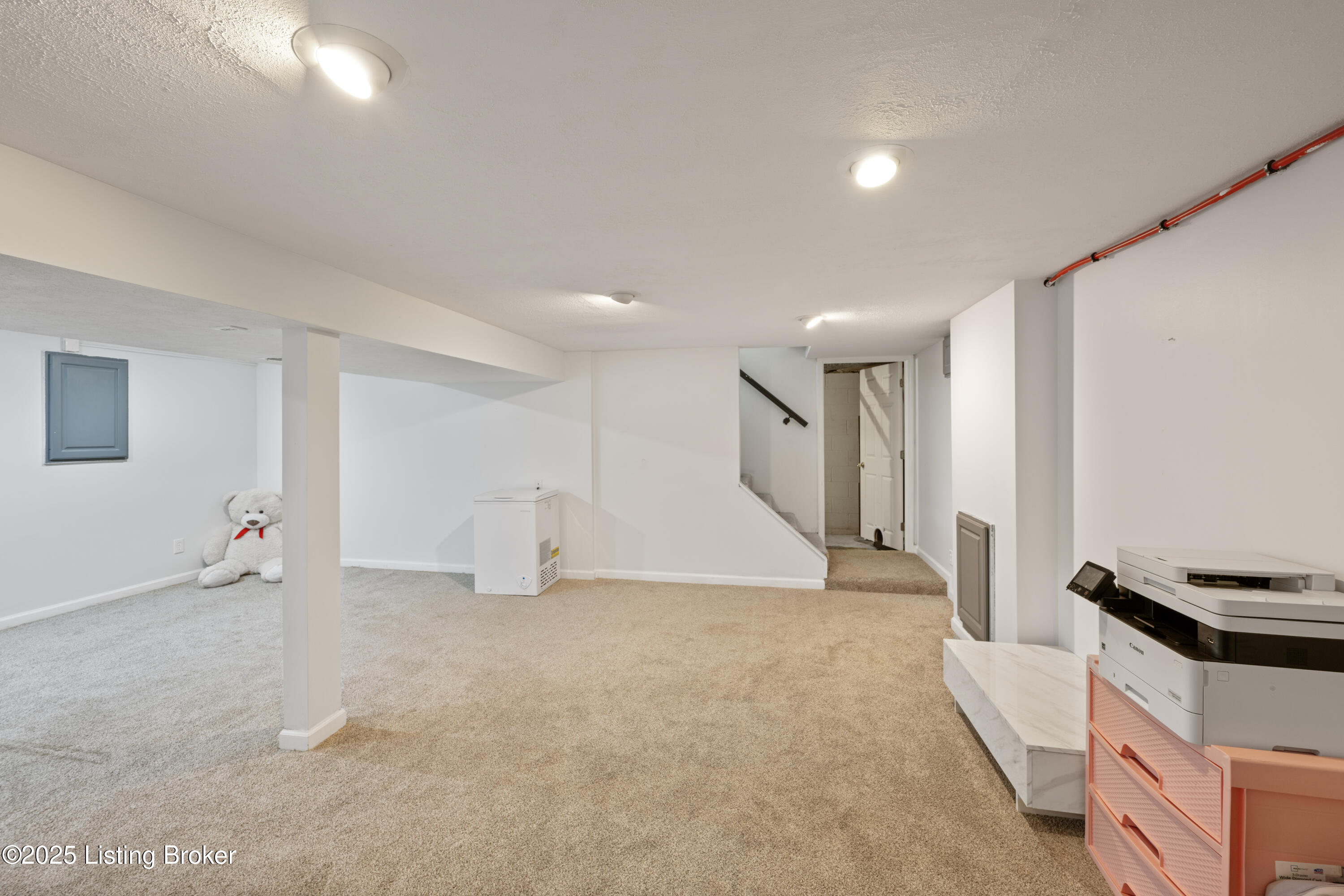 8512 Silver Fox Rd