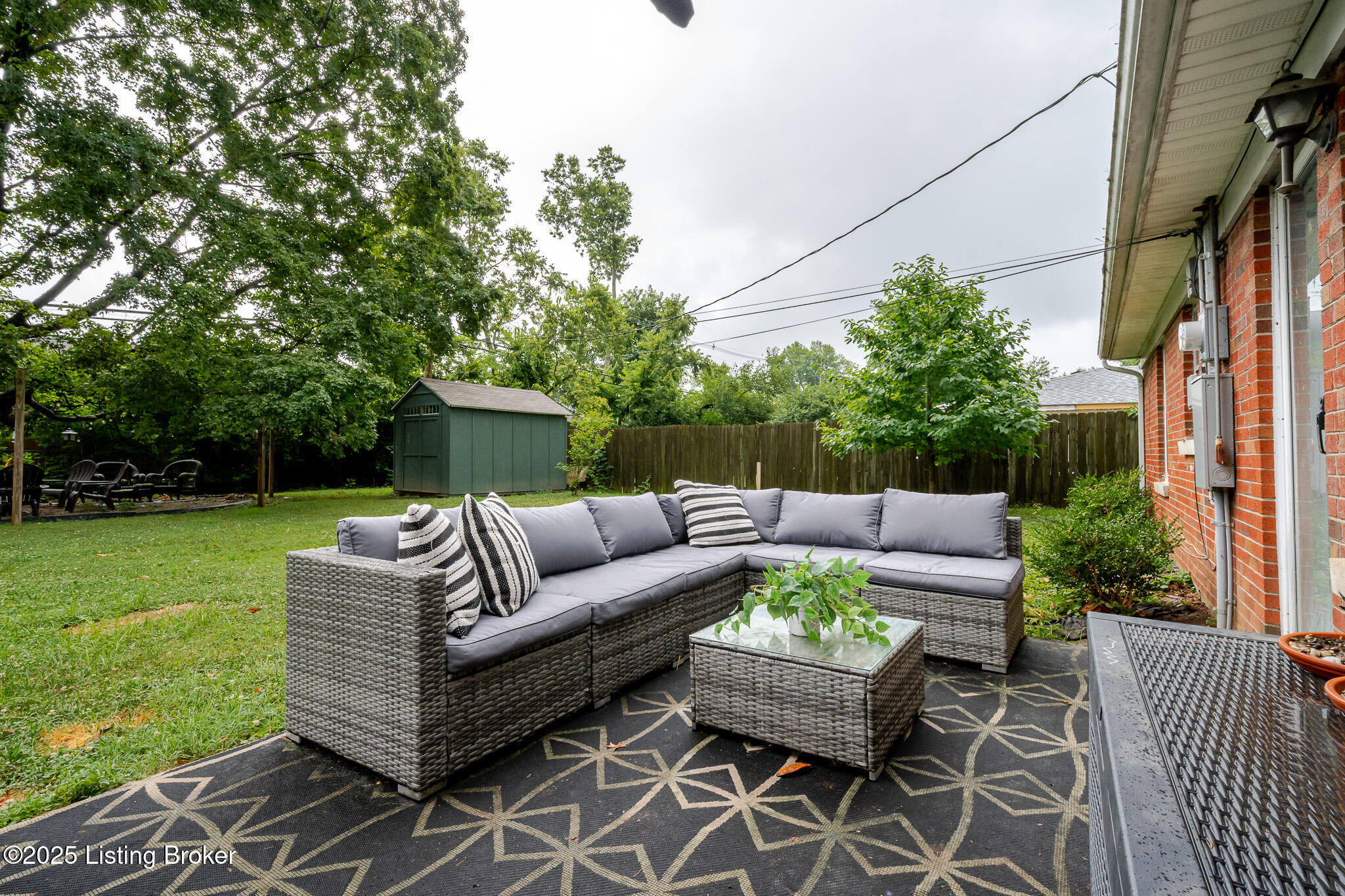 2109 Redleaf Dr