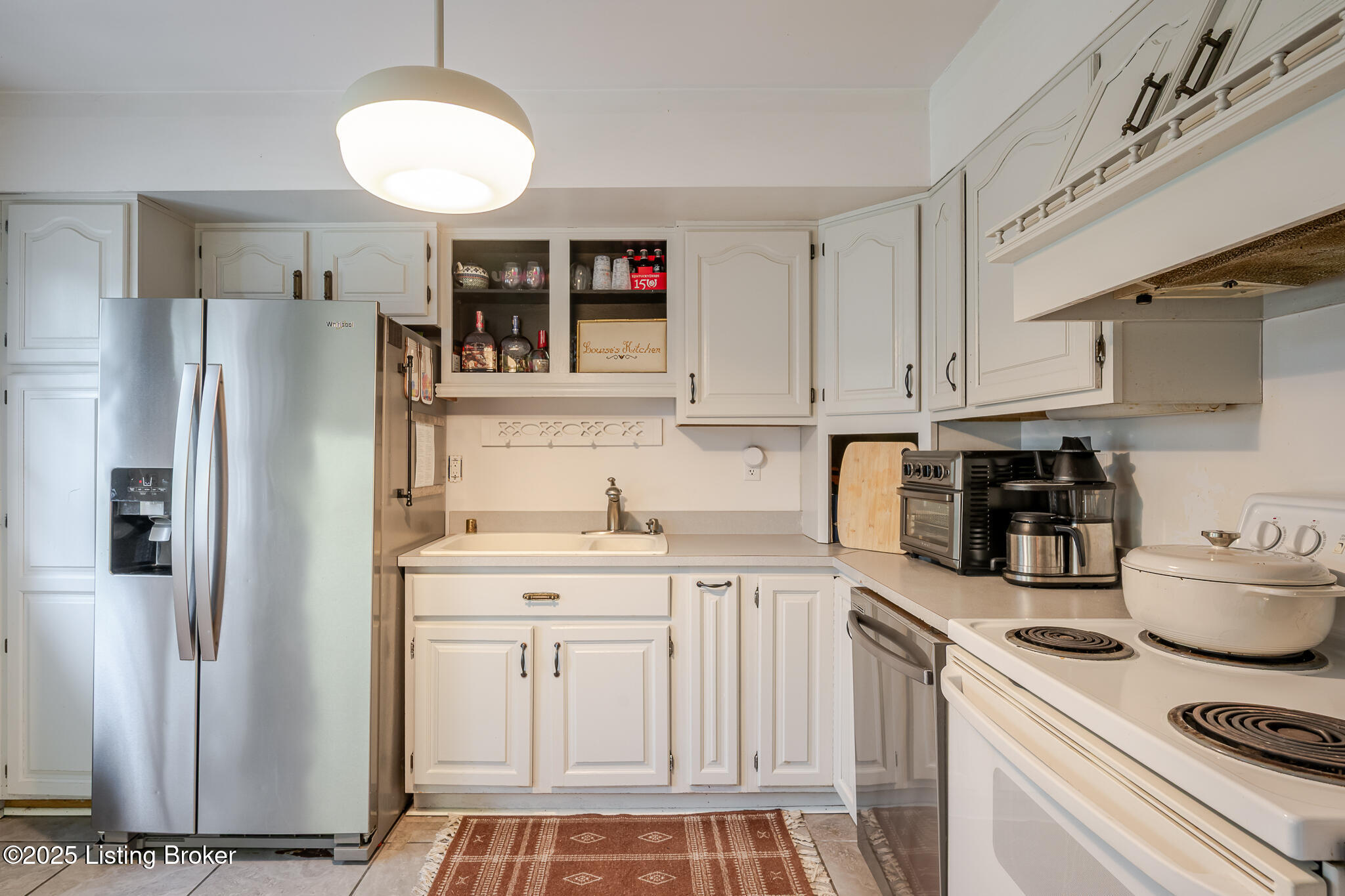 2109 Redleaf Dr