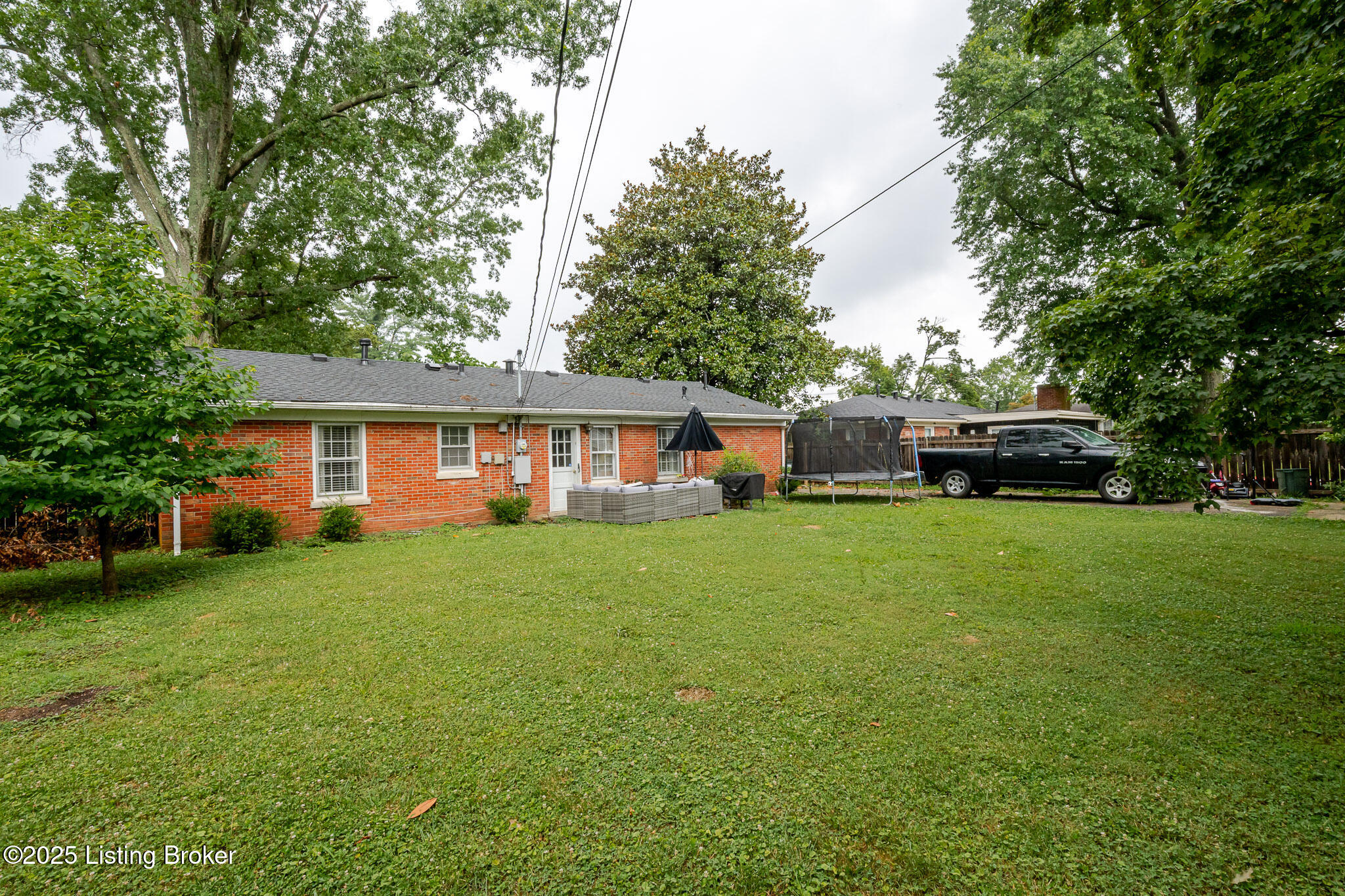2109 Redleaf Dr