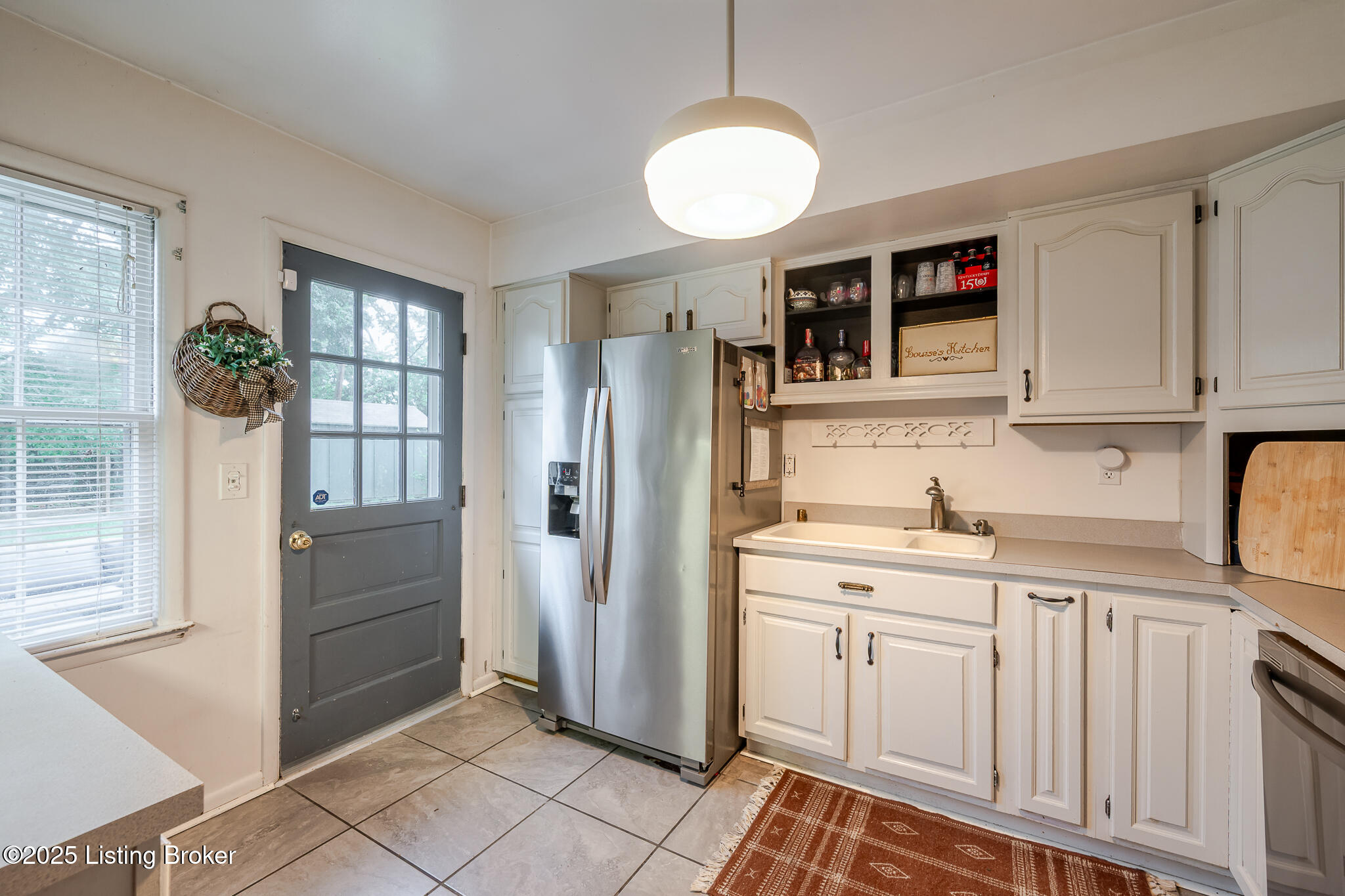 2109 Redleaf Dr