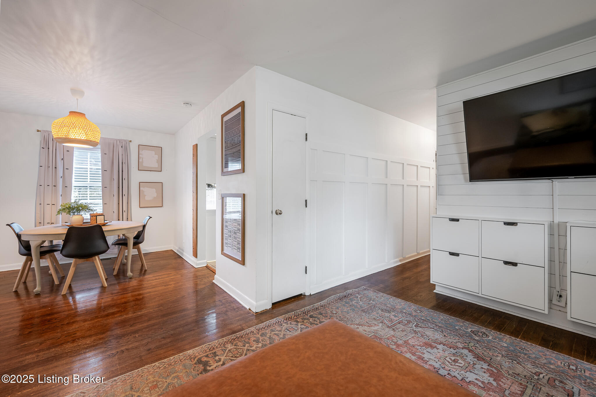 2109 Redleaf Dr