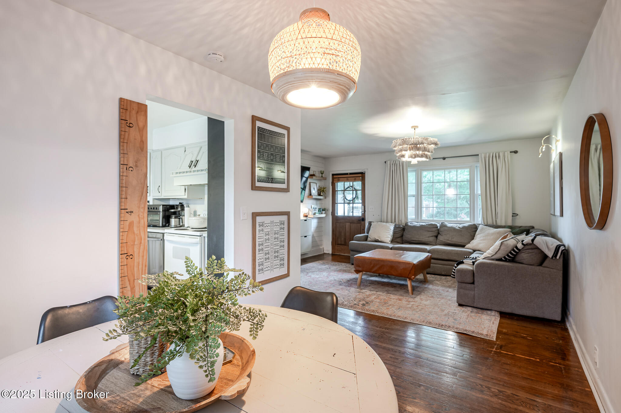 2109 Redleaf Dr