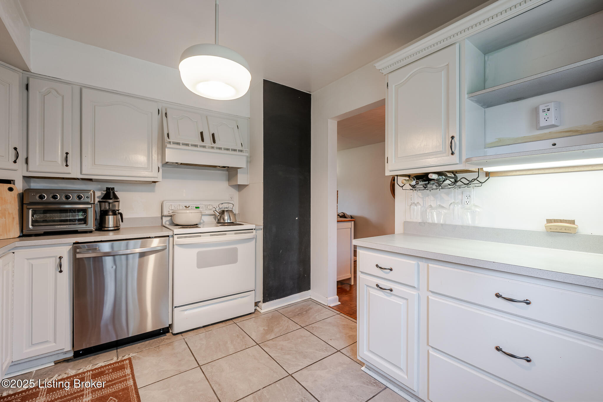 2109 Redleaf Dr