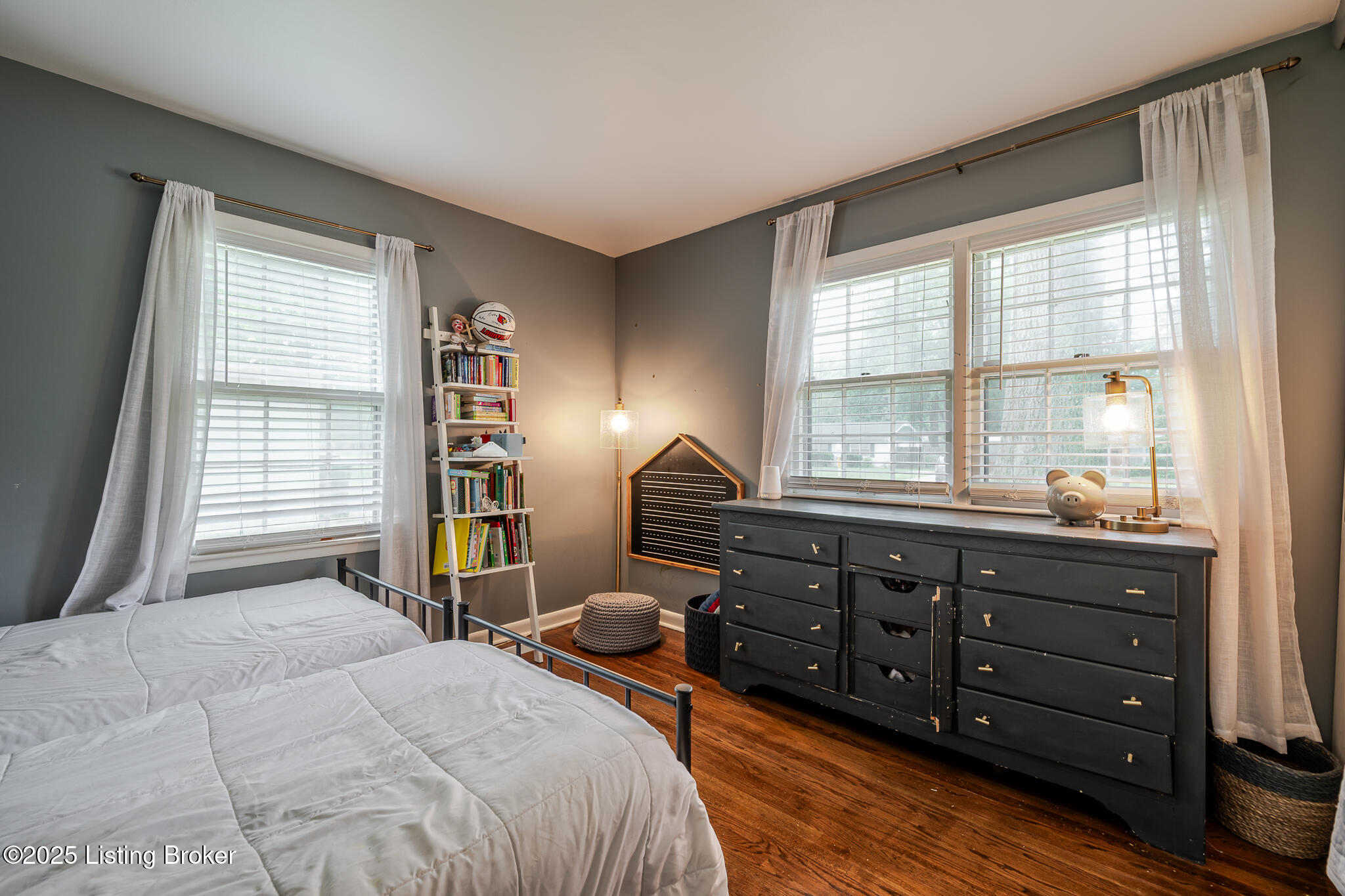 2109 Redleaf Dr
