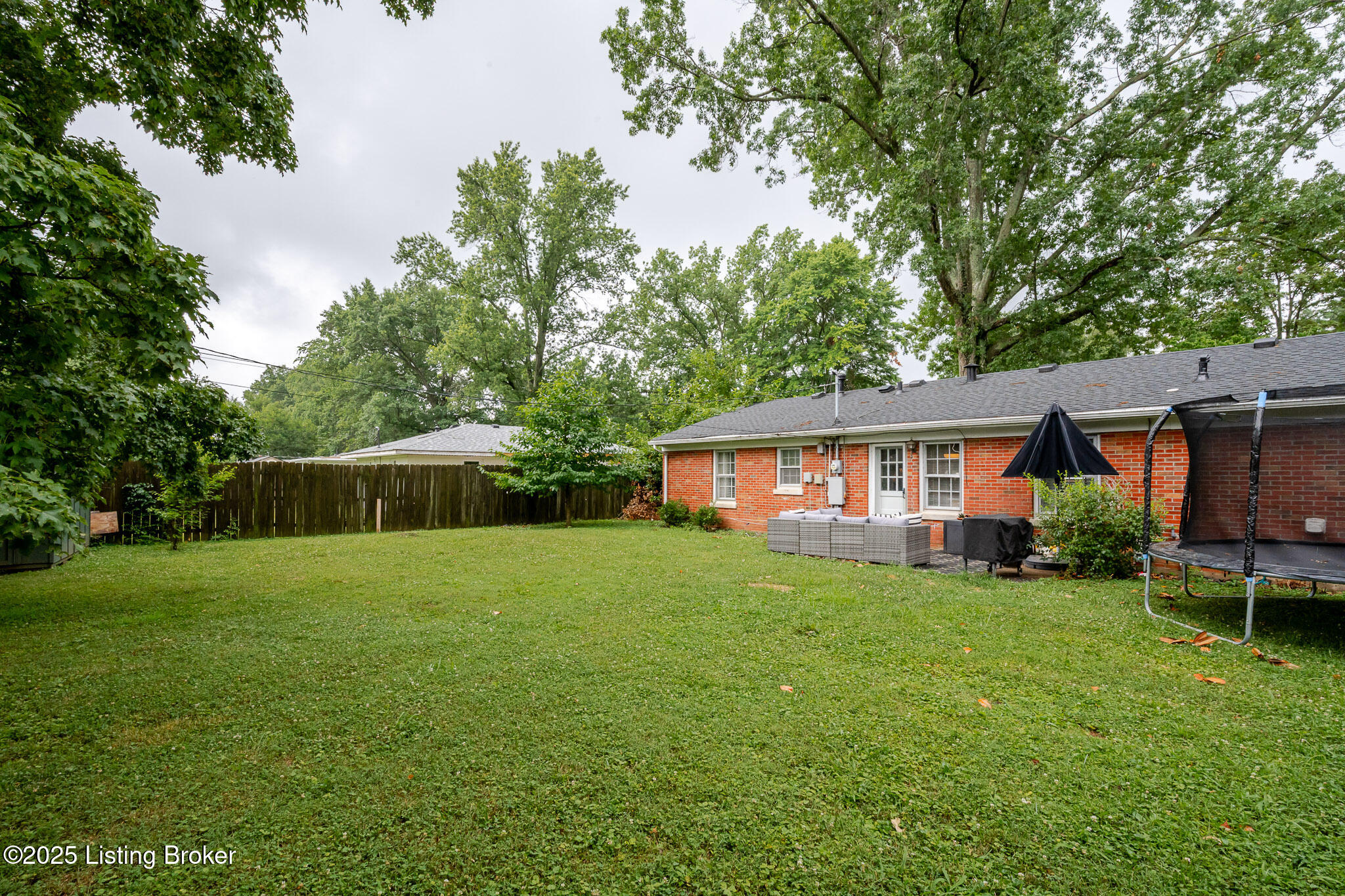 2109 Redleaf Dr