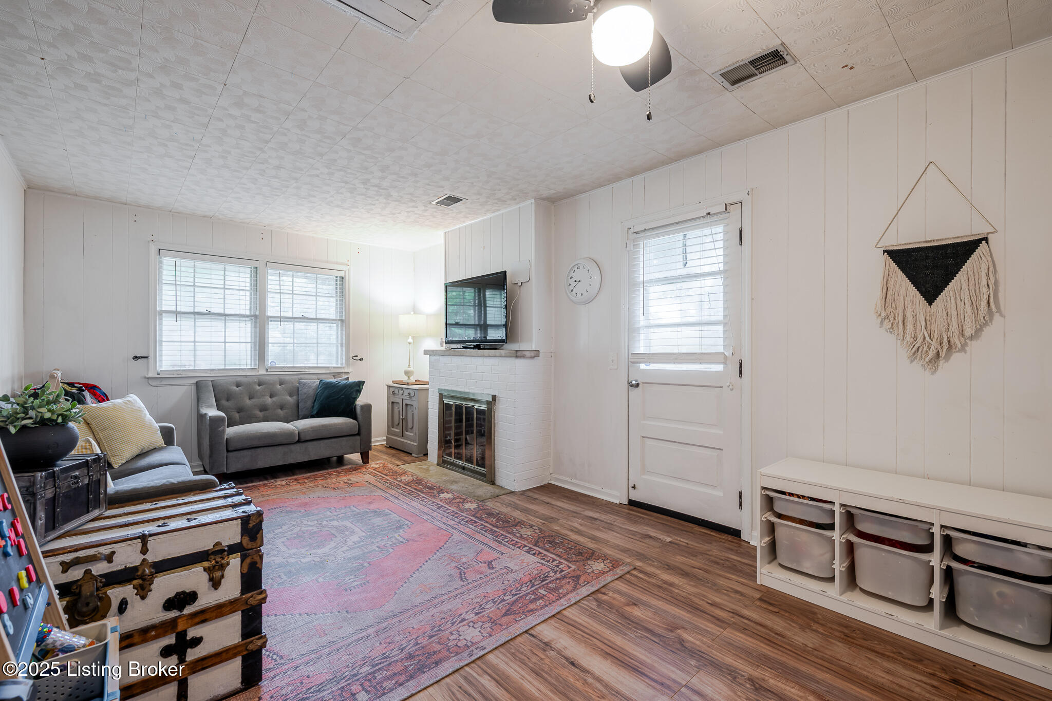 2109 Redleaf Dr