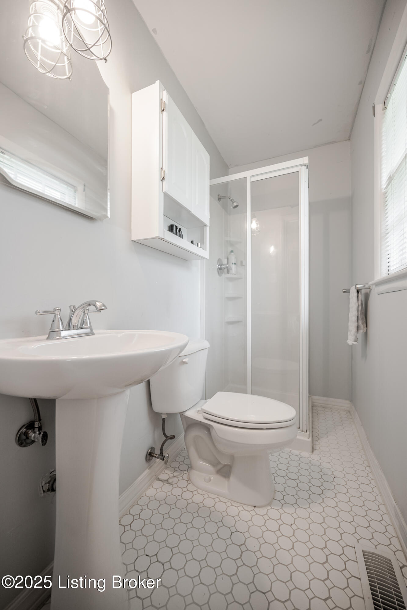 2109 Redleaf Dr